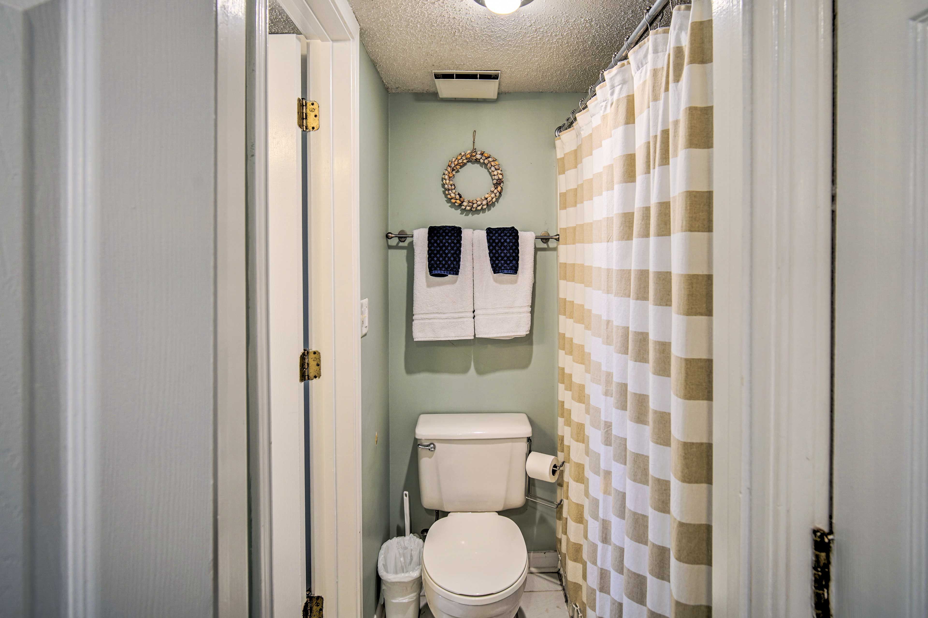 Full Bathroom 1