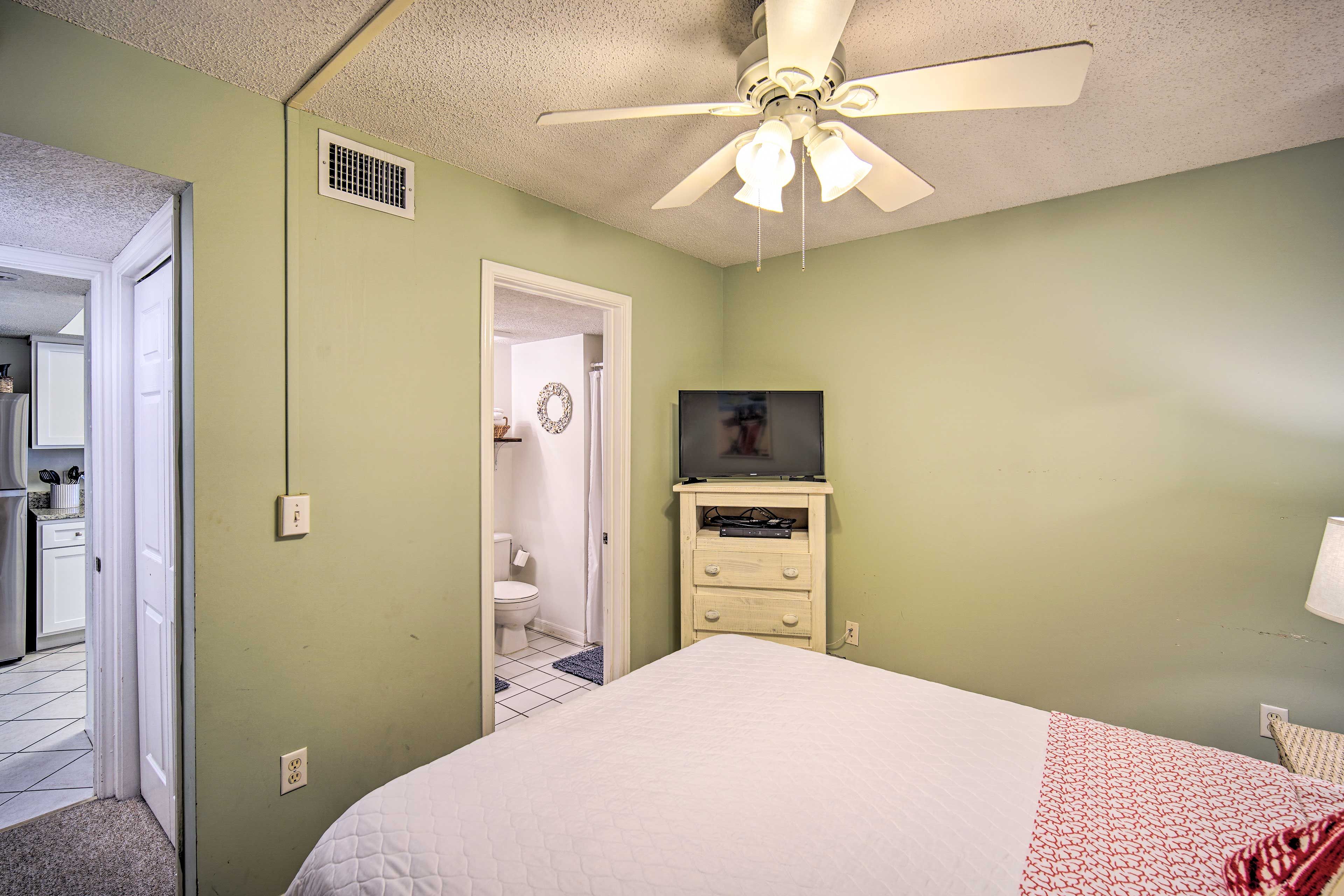 Bedroom 2 | Cable TV | En-Suite