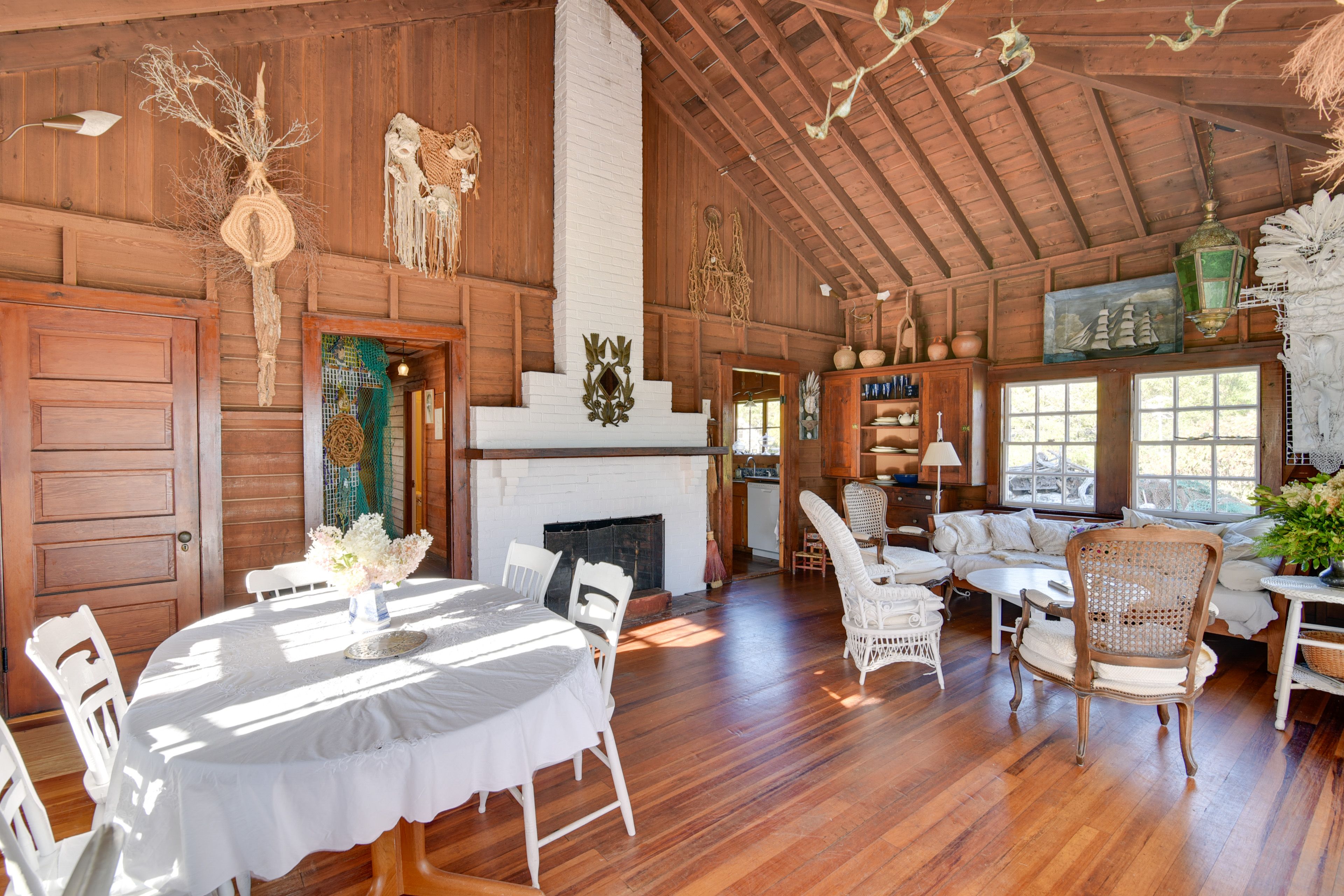 Dining Table | Dishware & Flatware Provided