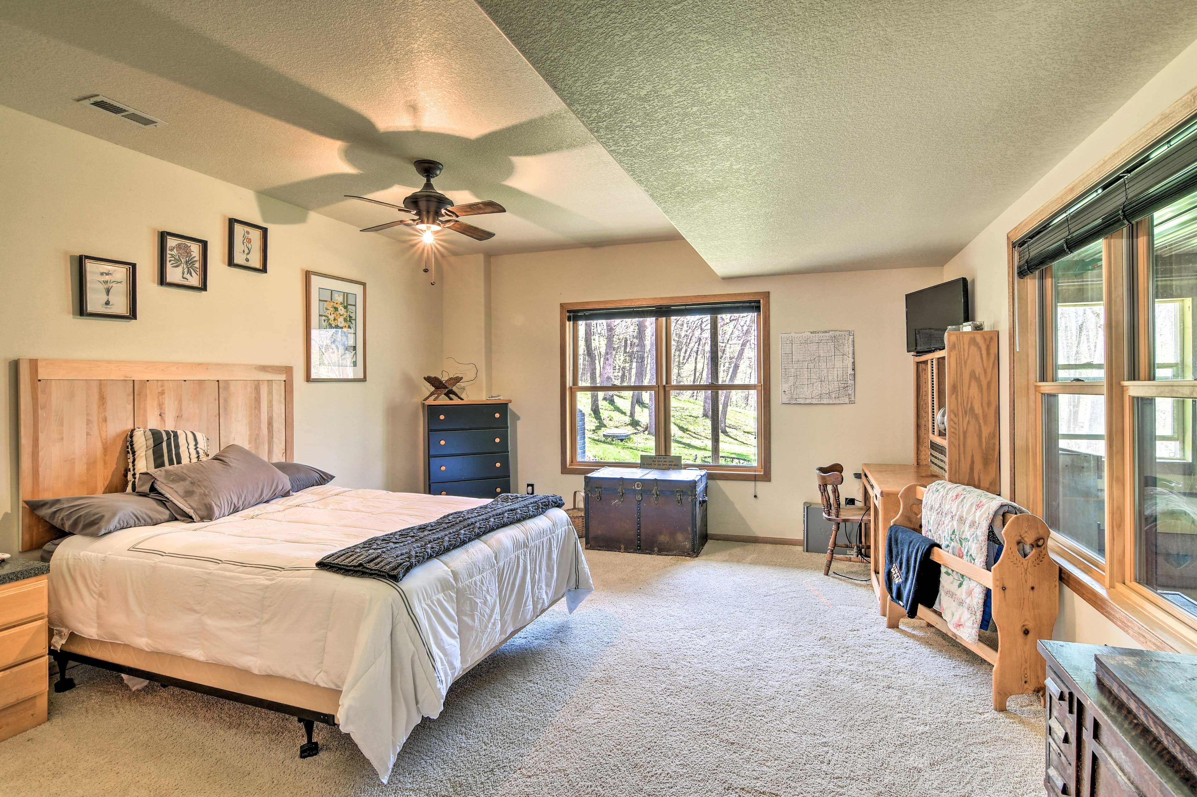 Bedroom 1 | Queen Bed | Sleeper Sofa | Linens Provided