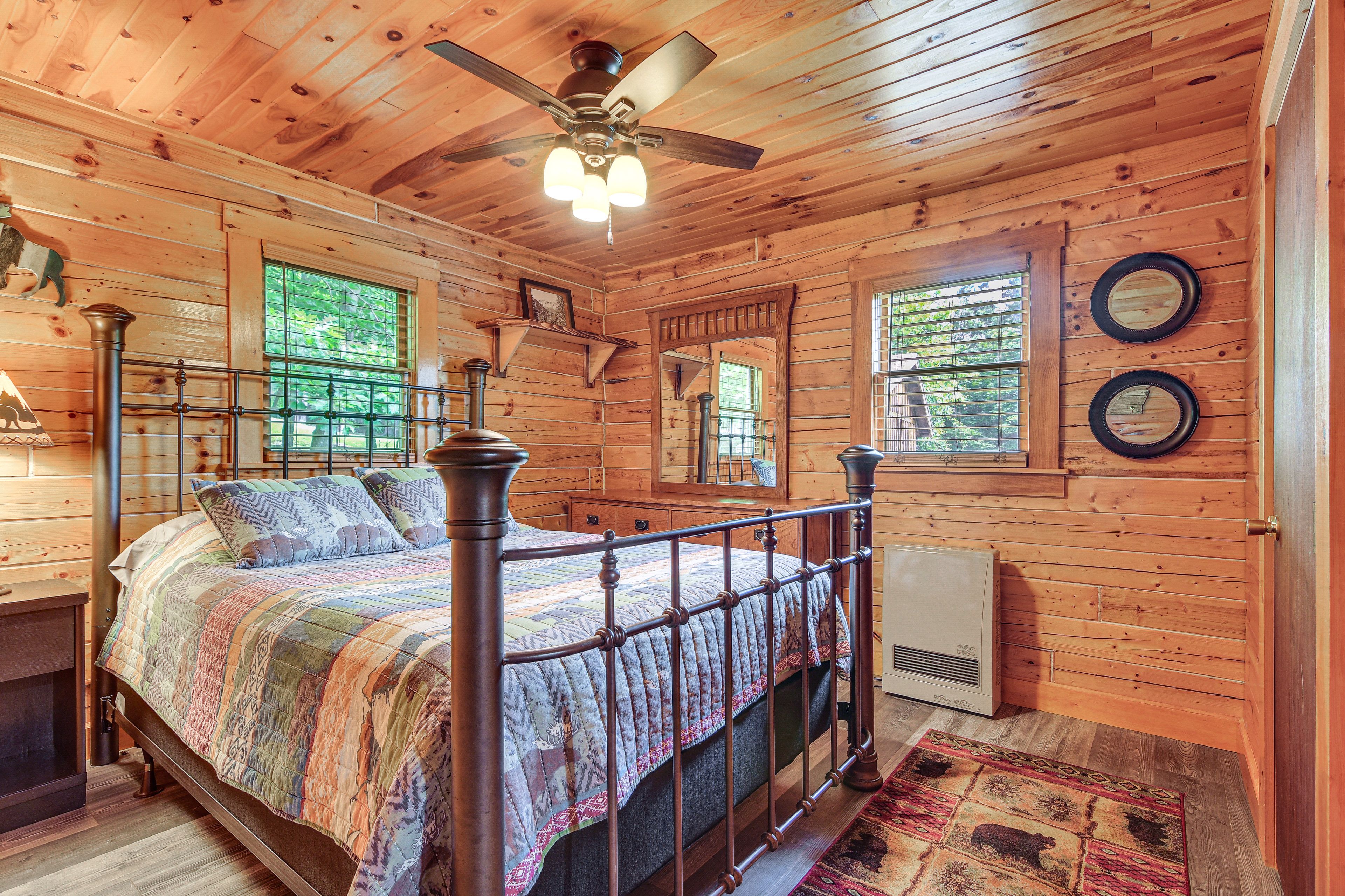 Bedroom 1 | Main Level | Queen Bed | Linens Provided
