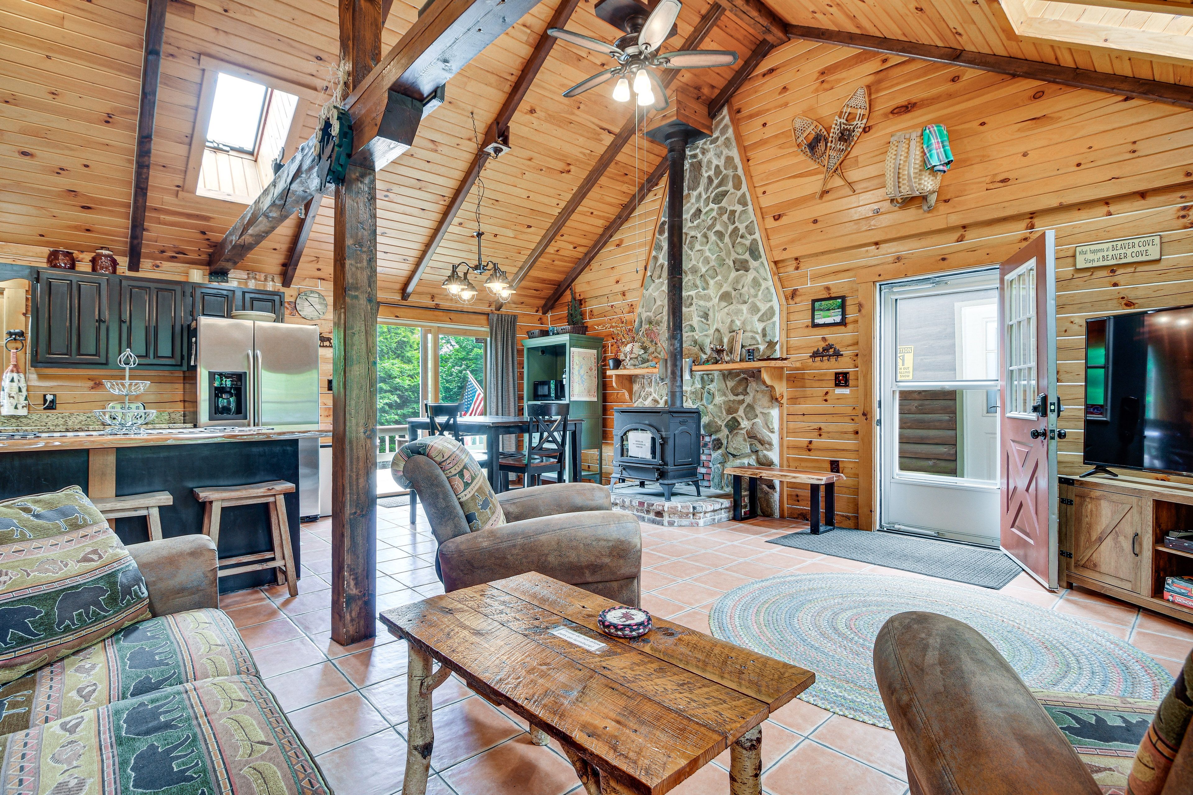 Living Room | Main Level | Smart TV w/ Local Channels | Free WiFi