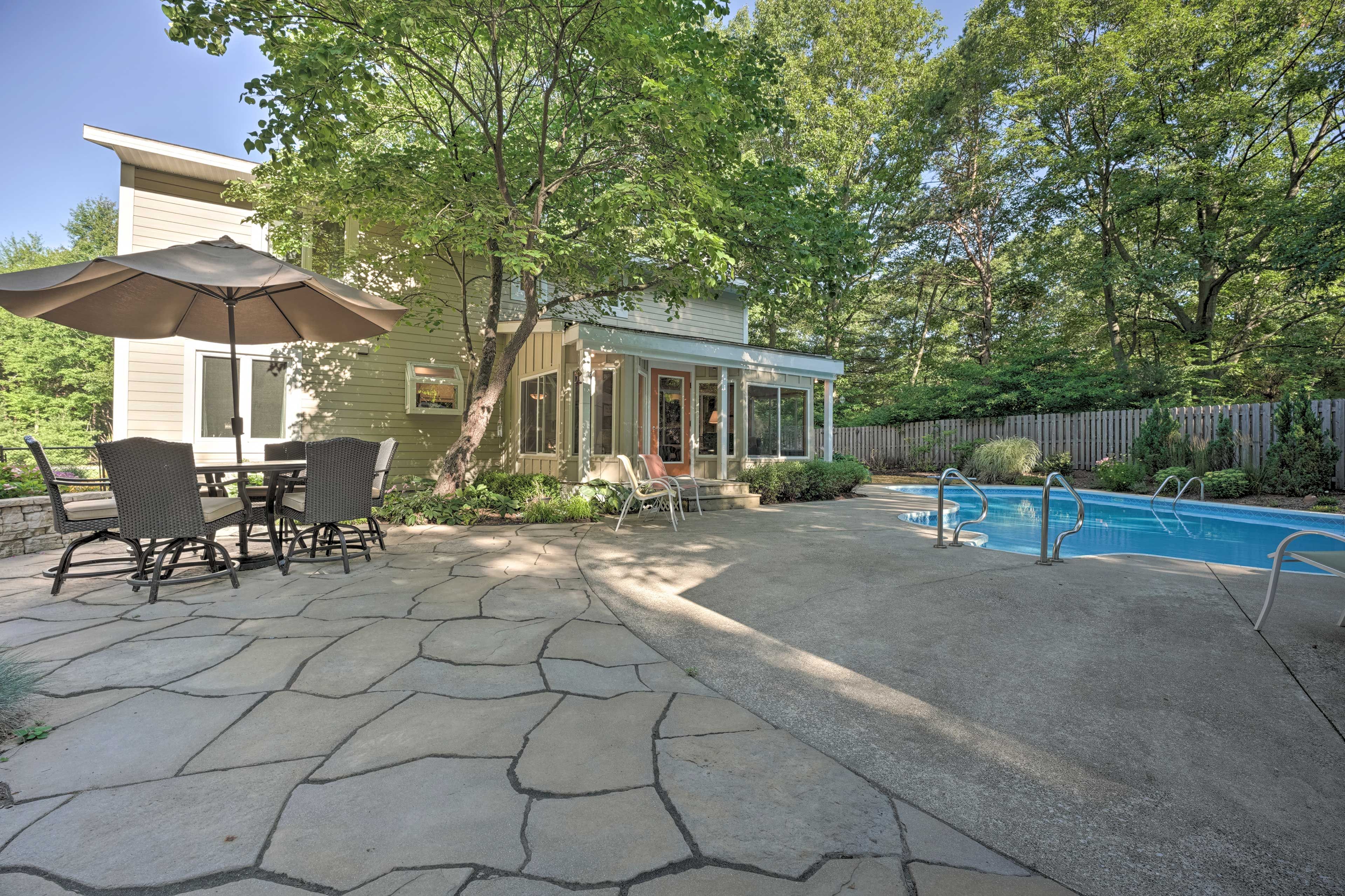 Patio | Fire Pit