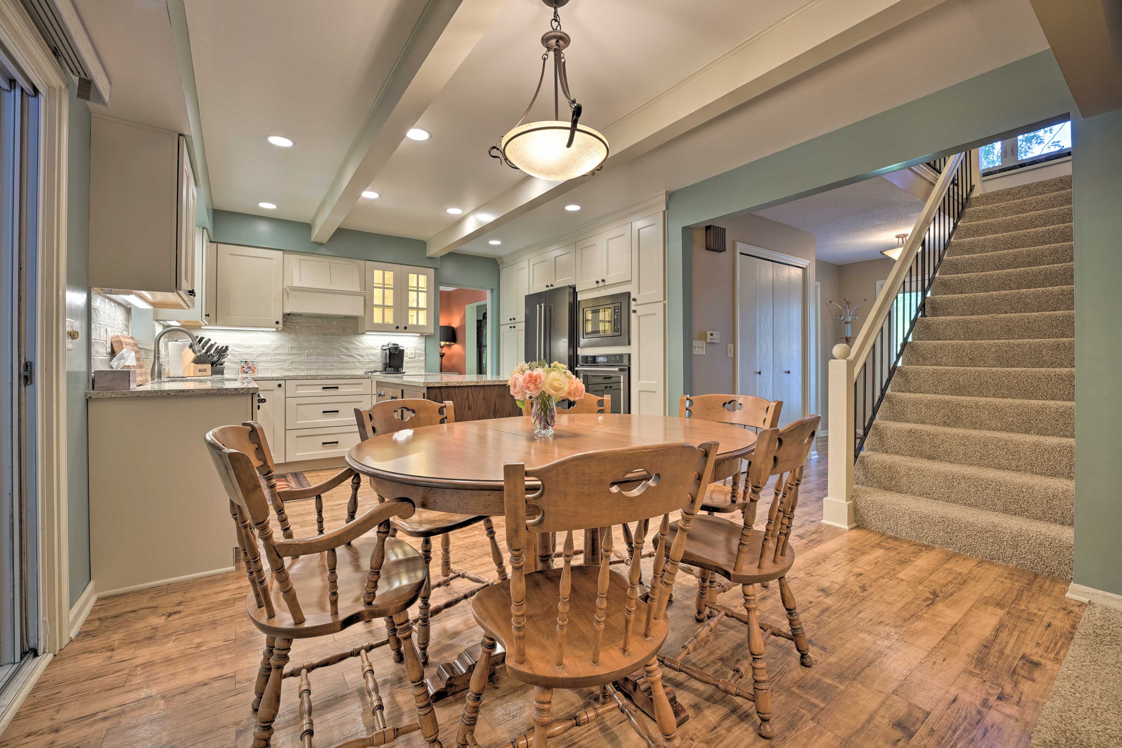 Dining Table | Dishware & Flatware Provided