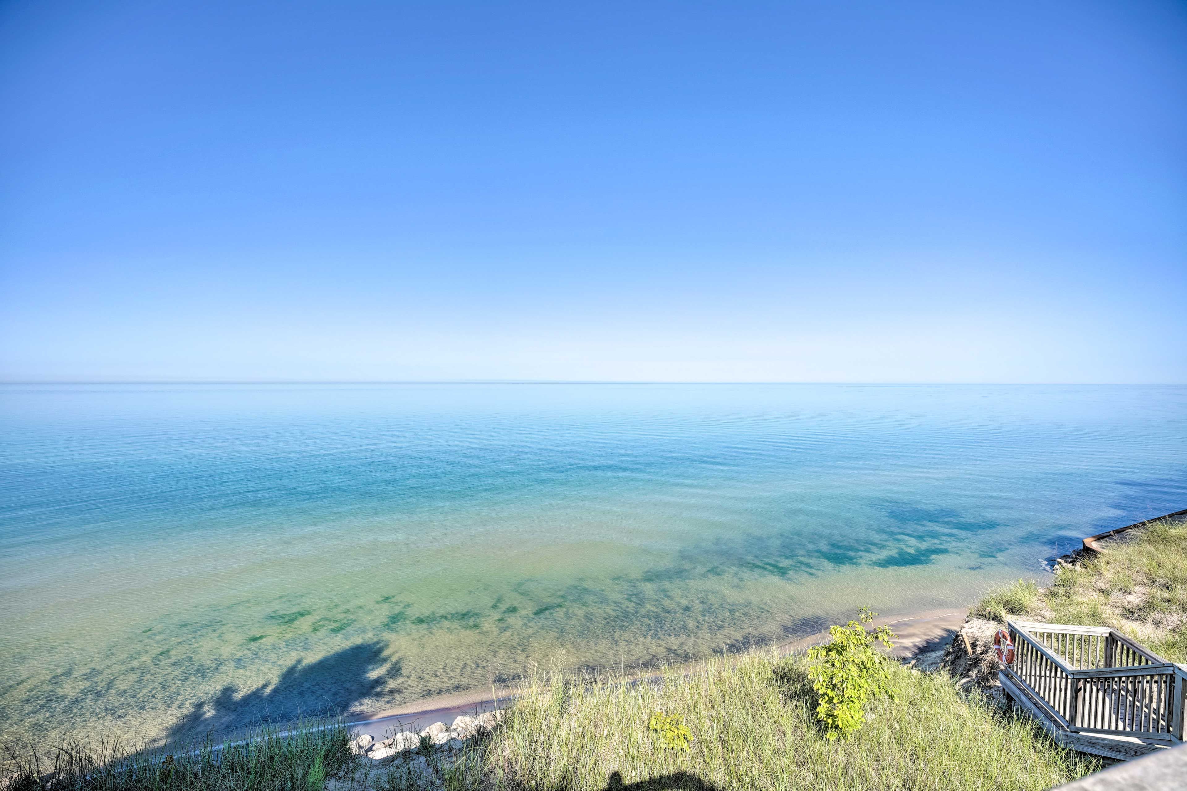 1 Mi to Lake Michigan