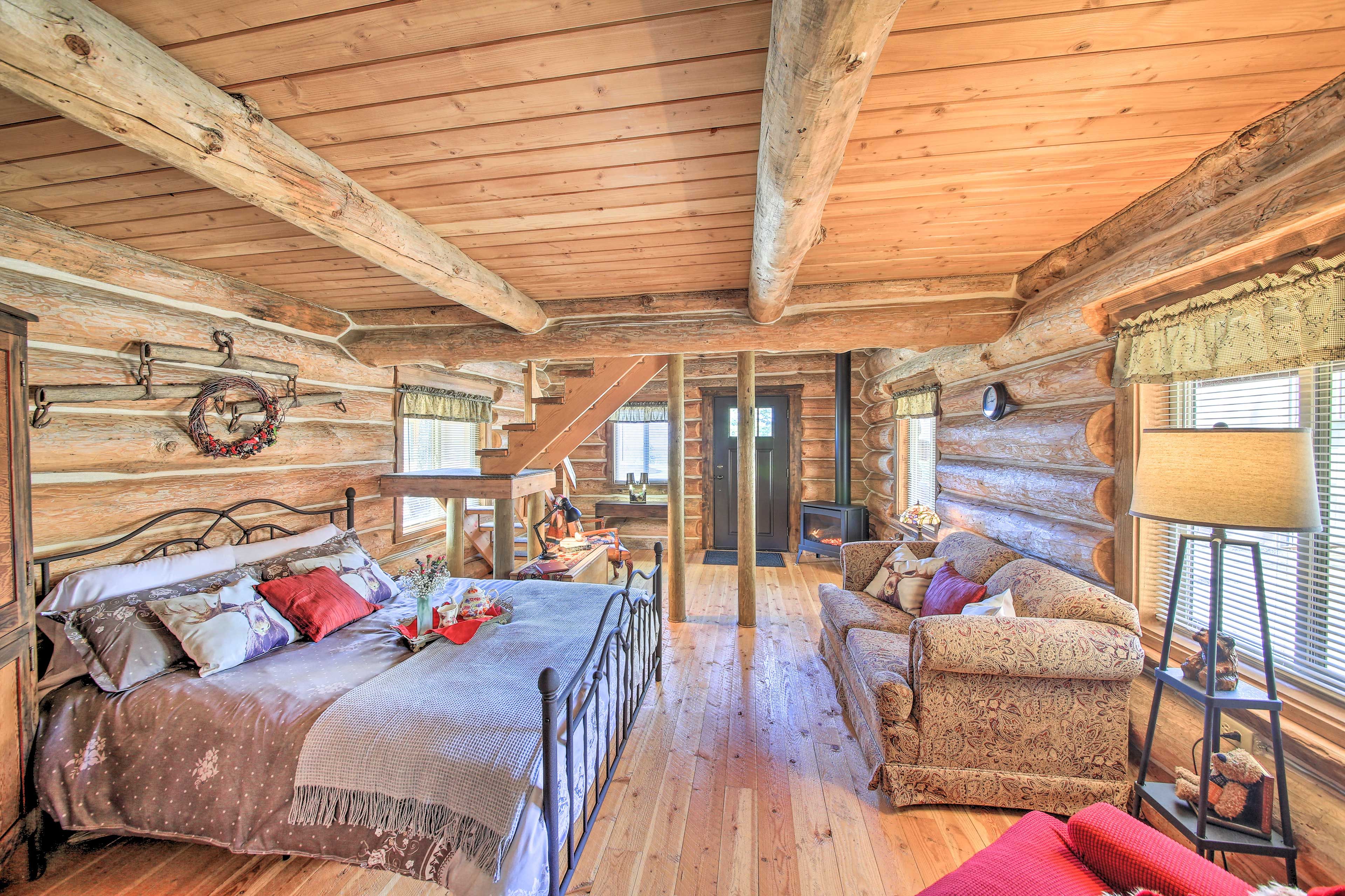 Bedroom 1 (Lower Level) | Queen Bed | Gas Fireplace | Free WiFi