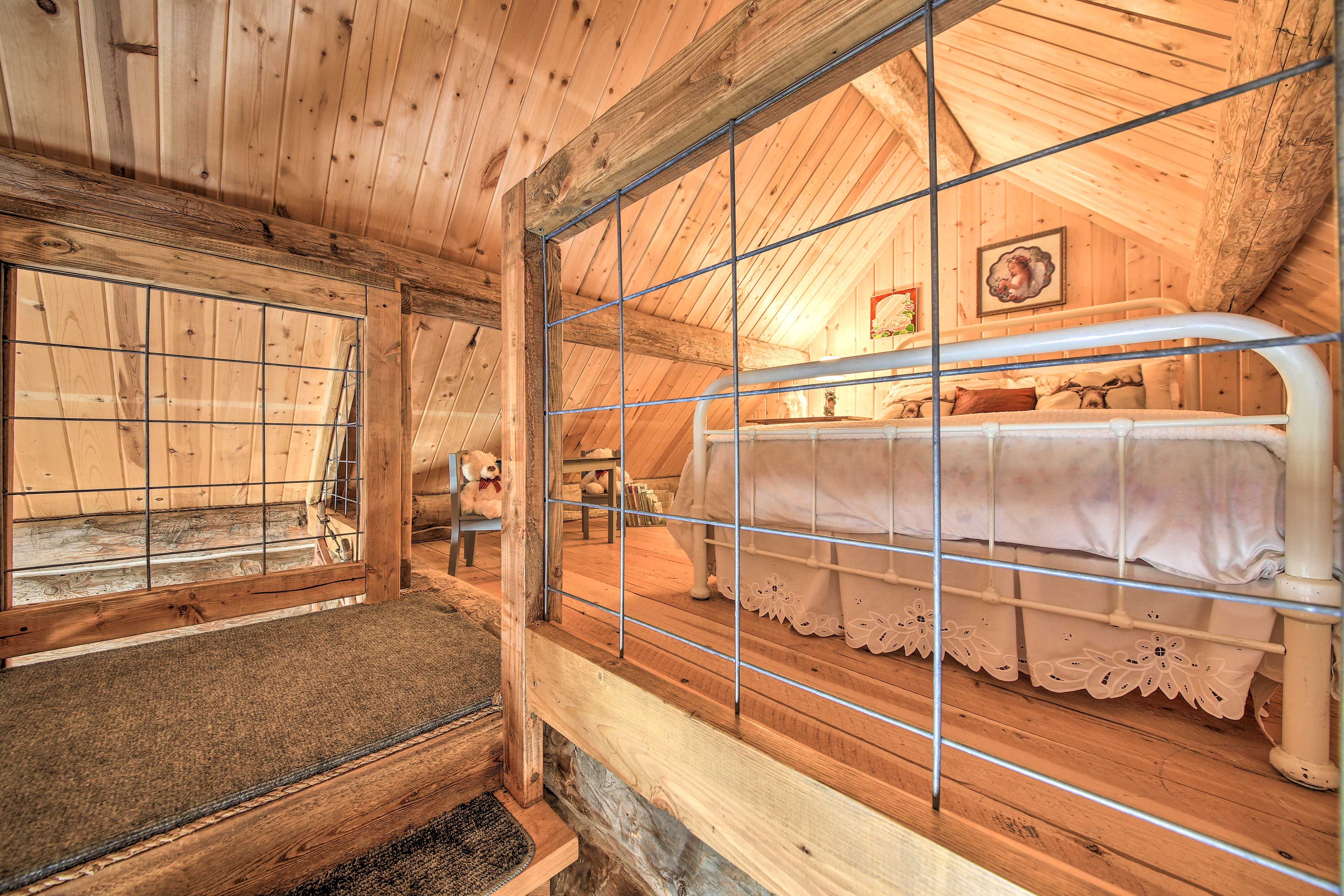 Bedroom 2 (Loft) | Full Bed