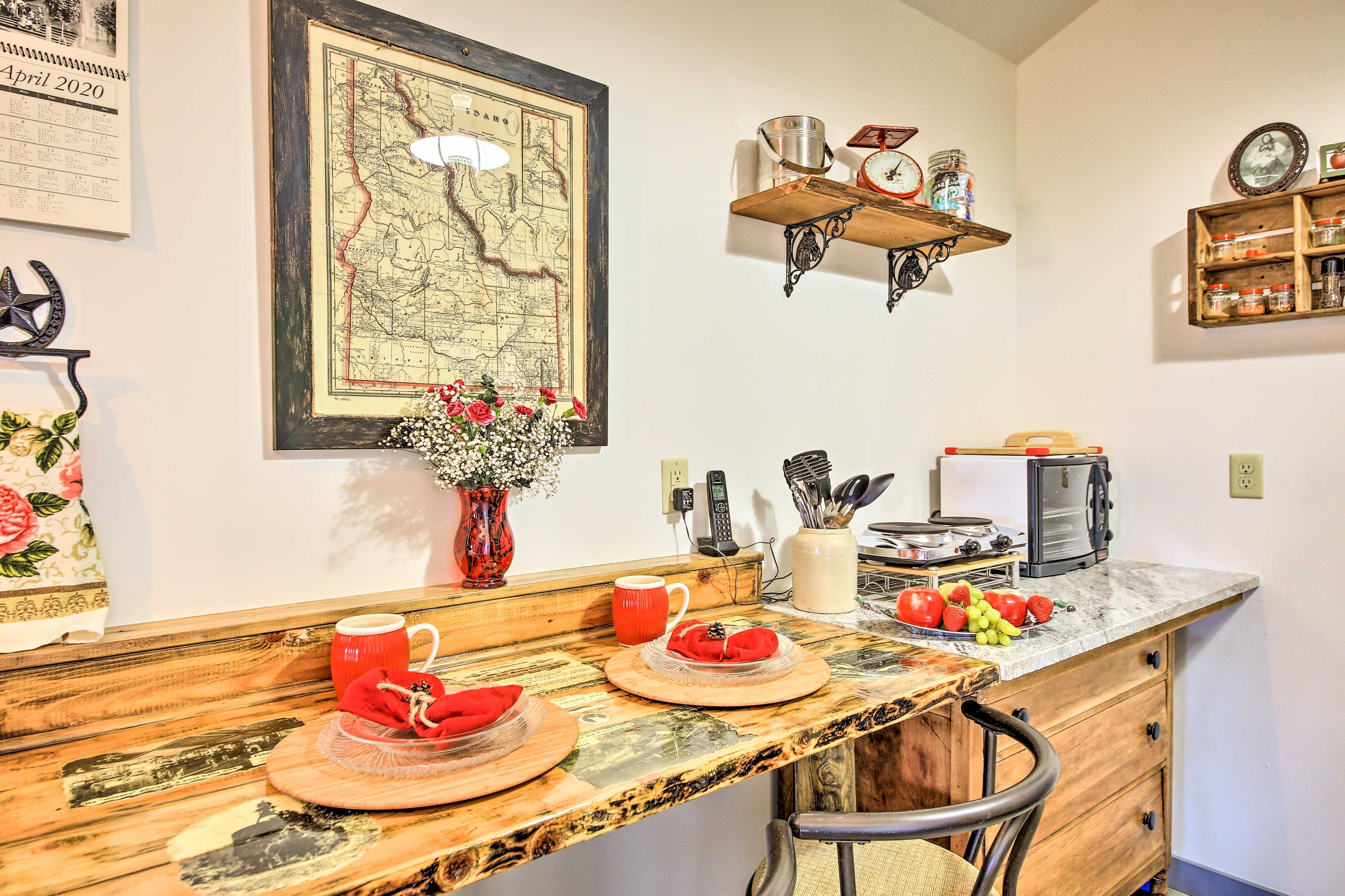Breakfast Bar | 2-Burner Hot Plate | Convection Oven