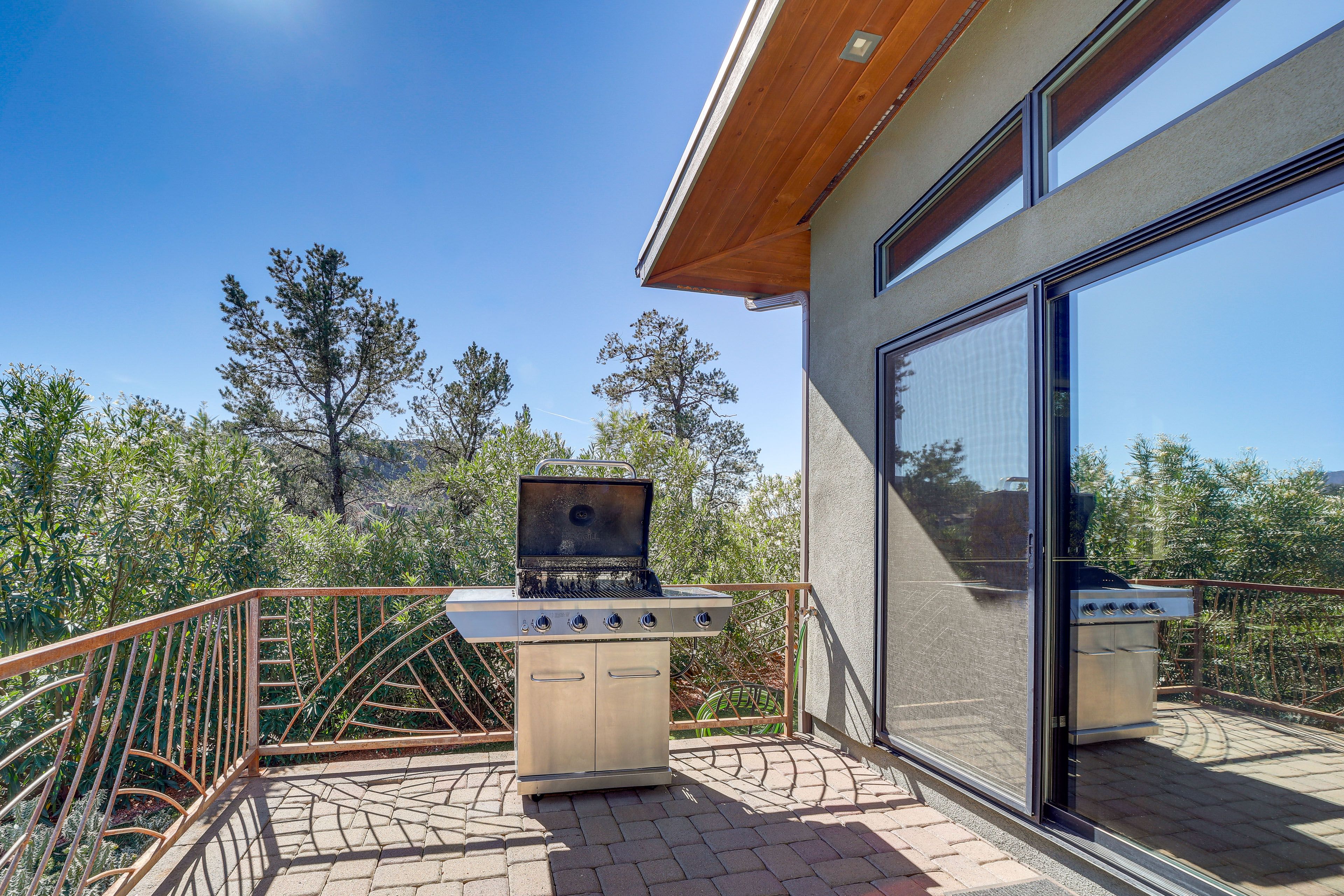 Patio | Outdoor Dining Area | Gas Grill
