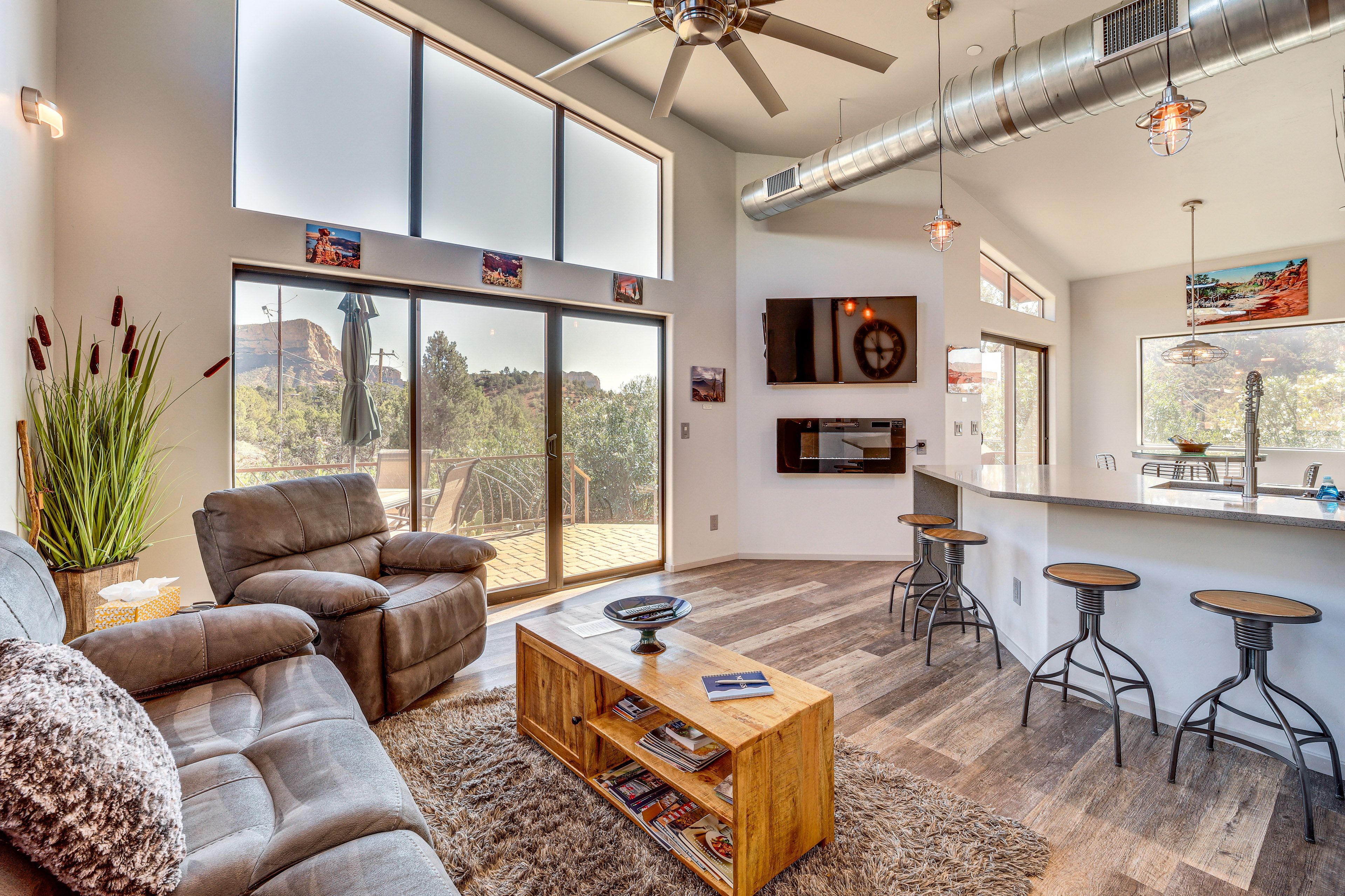 Living Room | Central A/C | Smart TV | Free WiFi