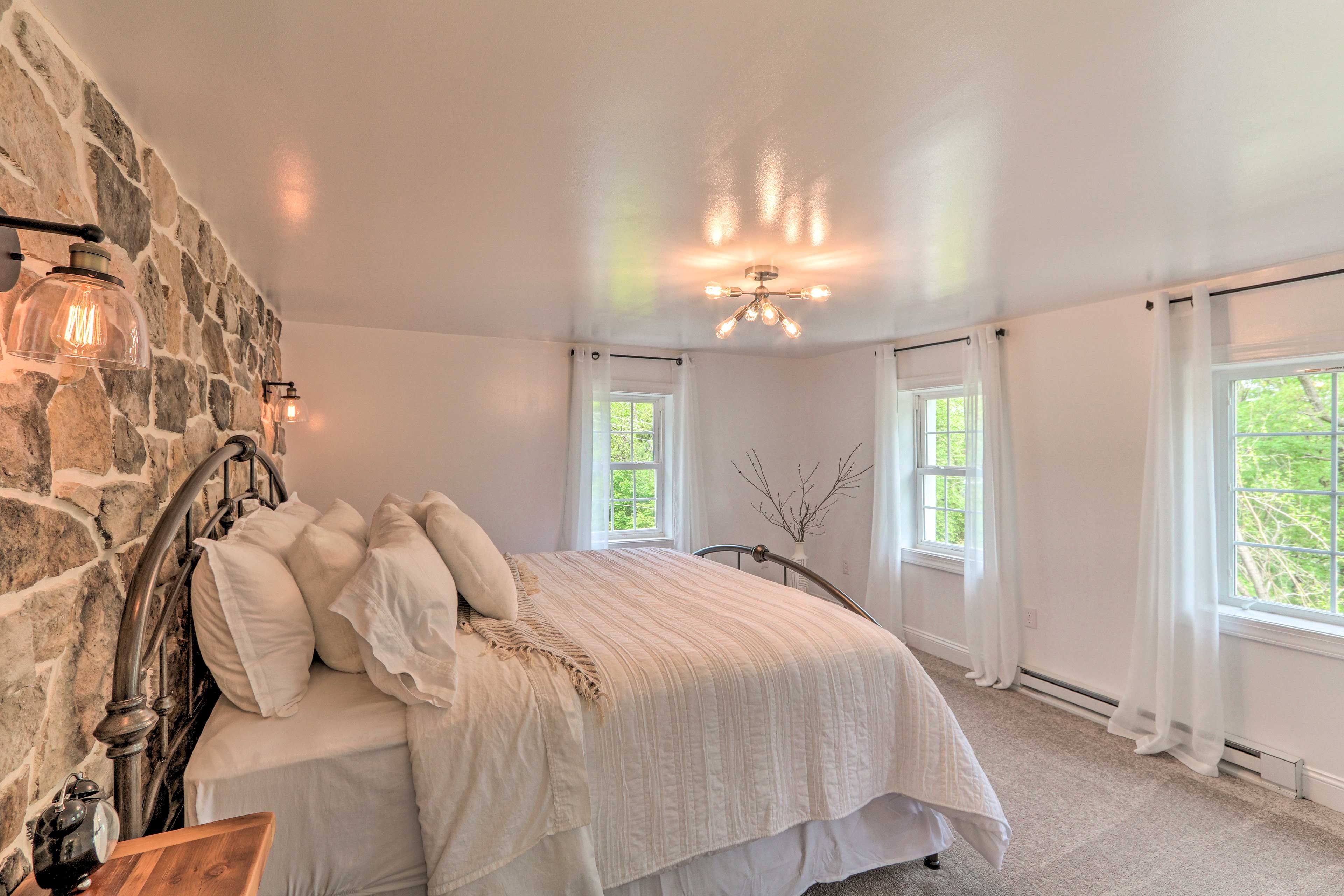 Bedroom 1 | King Bed | Linens Provided