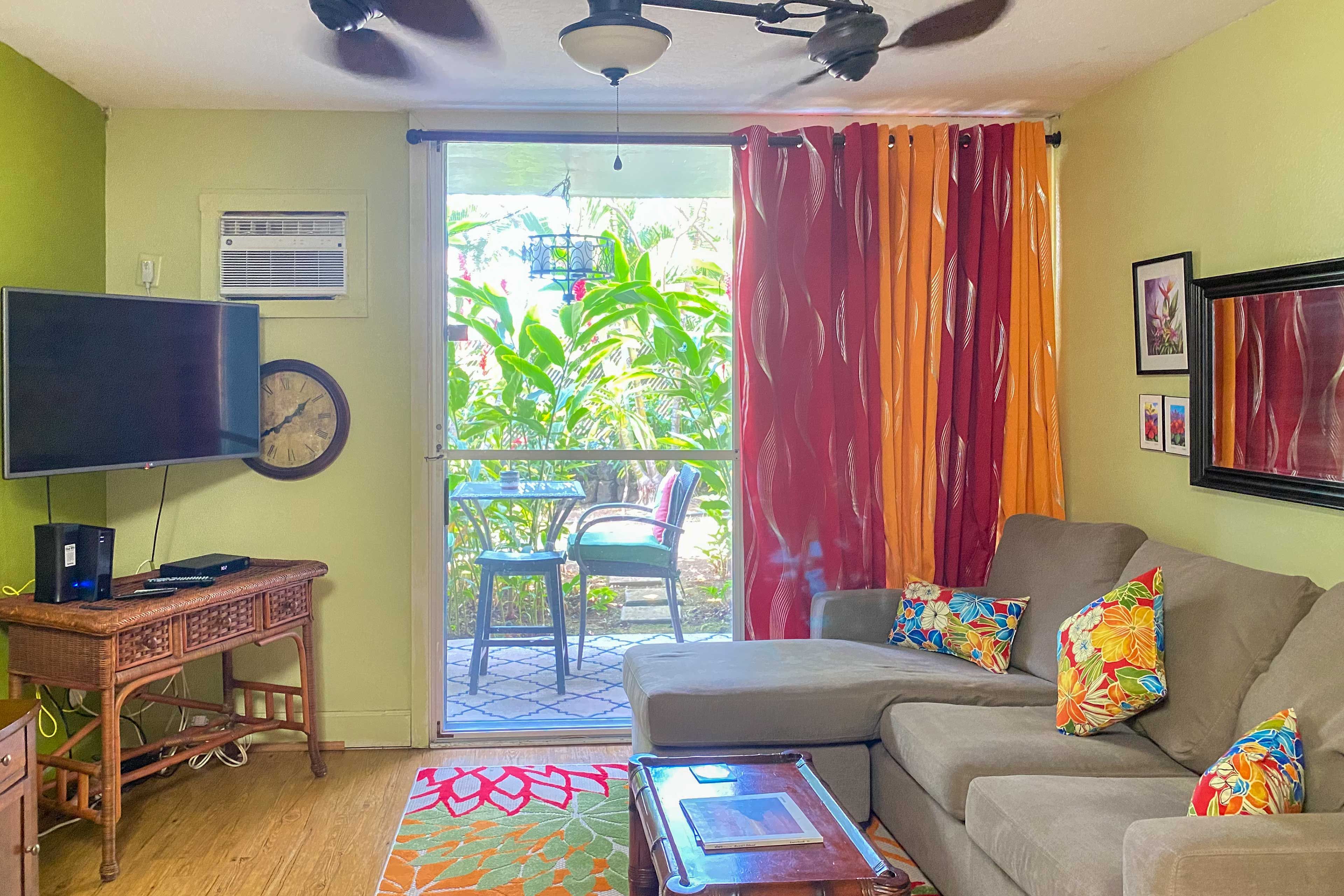 Kailua-Kona Vacation Rental | Studio | 1BA | Stairs Required | 375 Sq Ft
