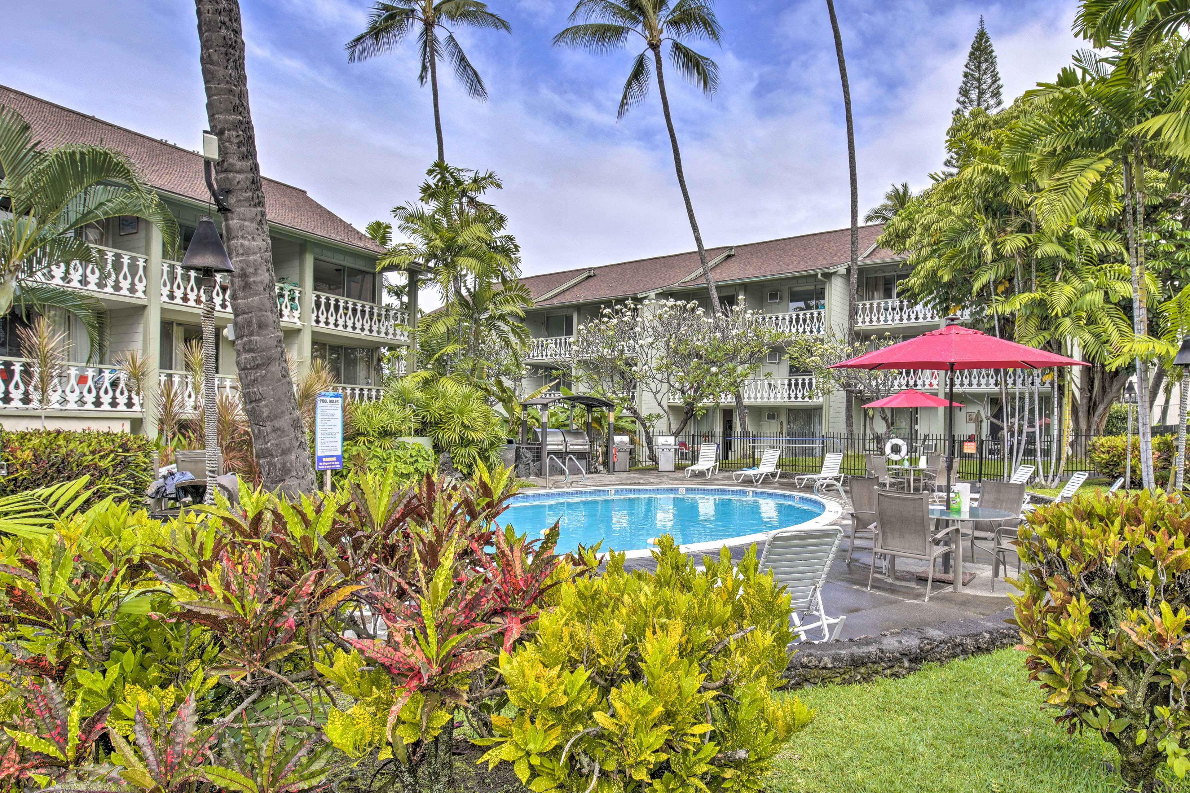 Community Amenities | Outdoor Pool