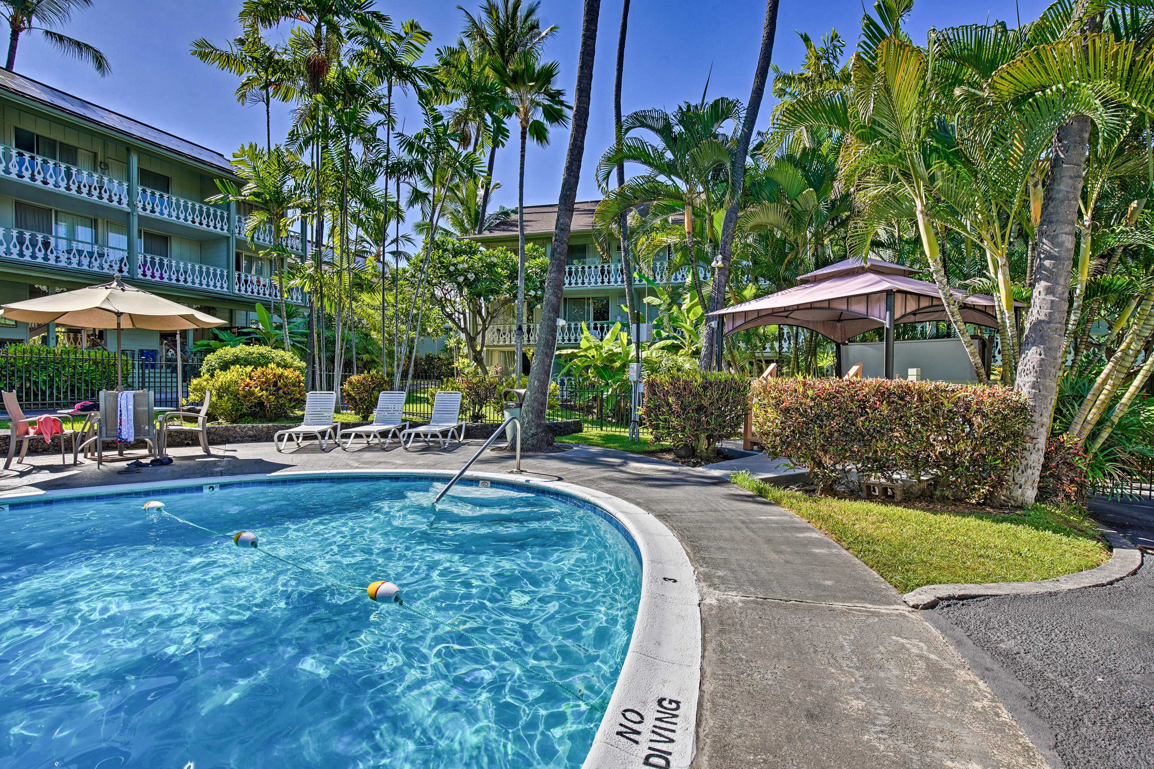 Community Amenities | Outdoor Pool