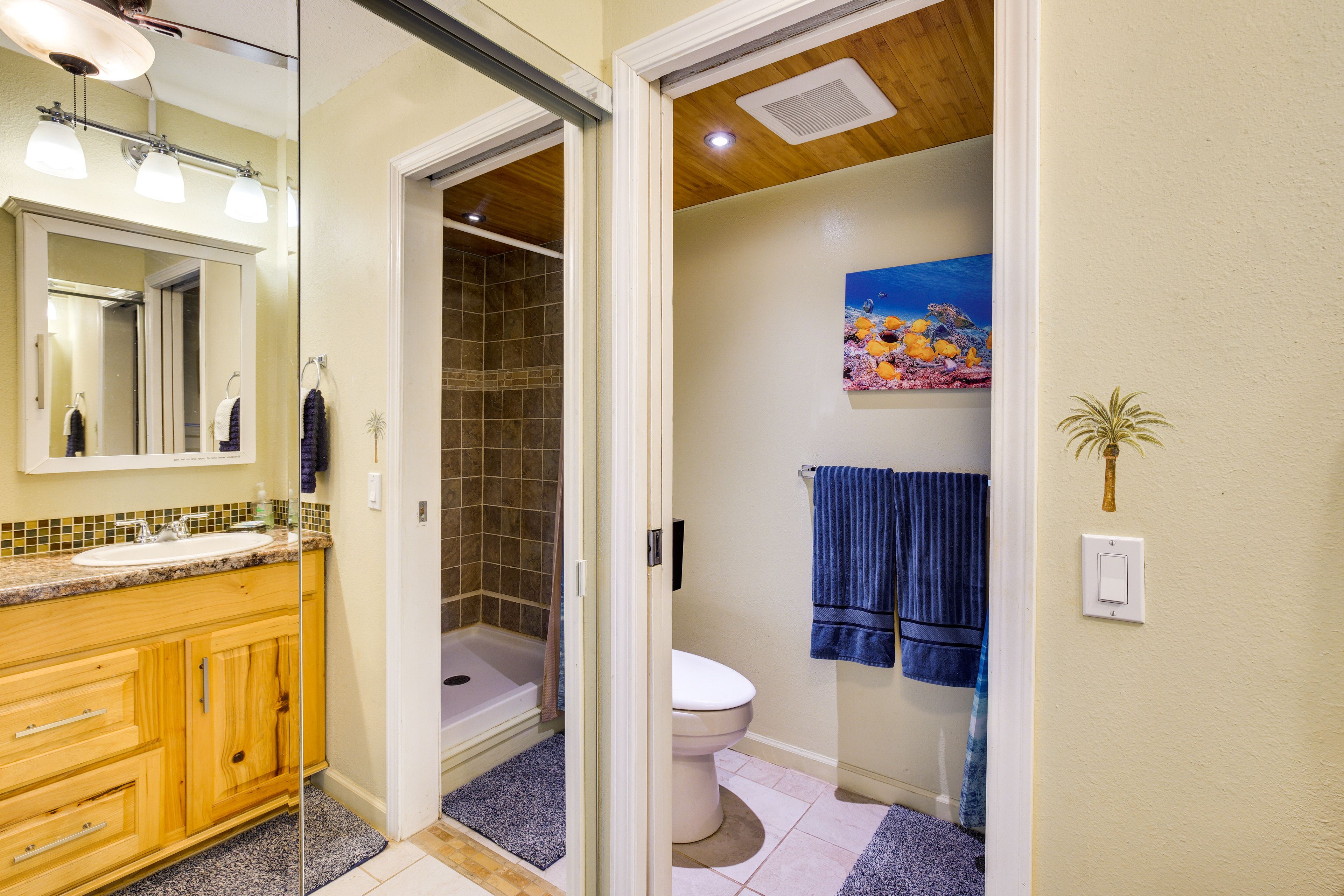 Full Bathroom | Complimentary Toiletries | Hair Dryer