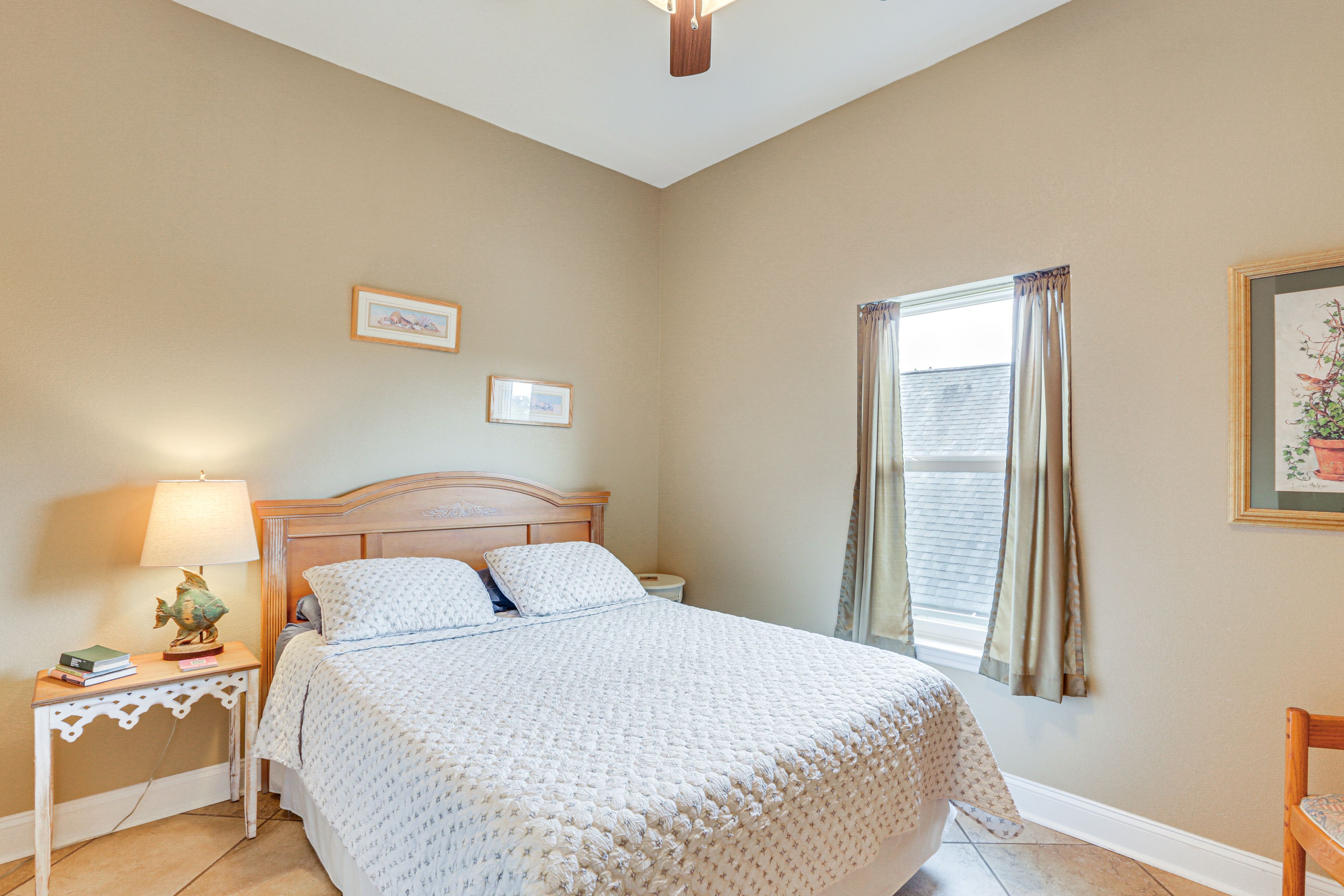 Bedroom 3 | Queen Bed