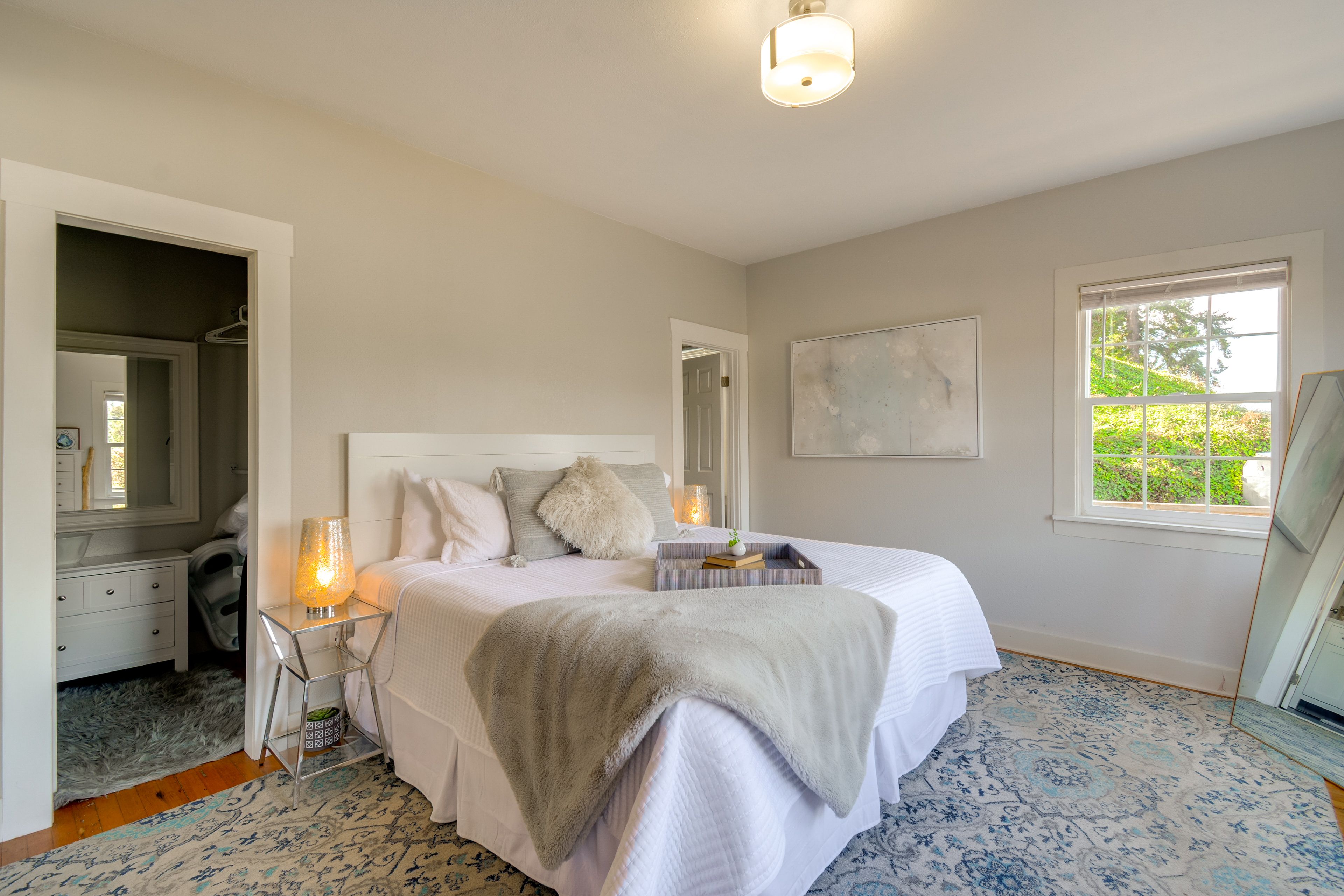 Bedroom 1 | King Bed