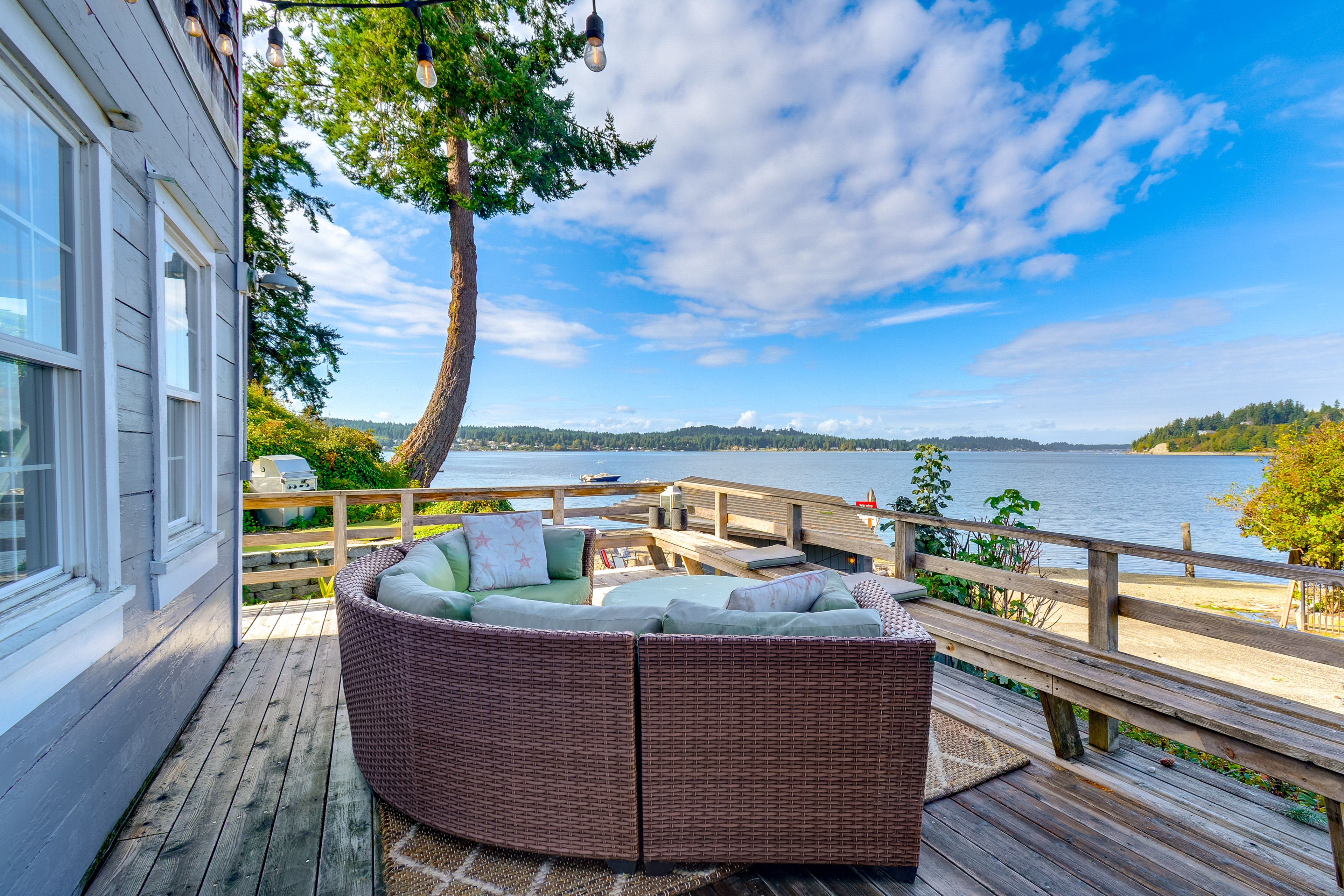 Furnished Deck