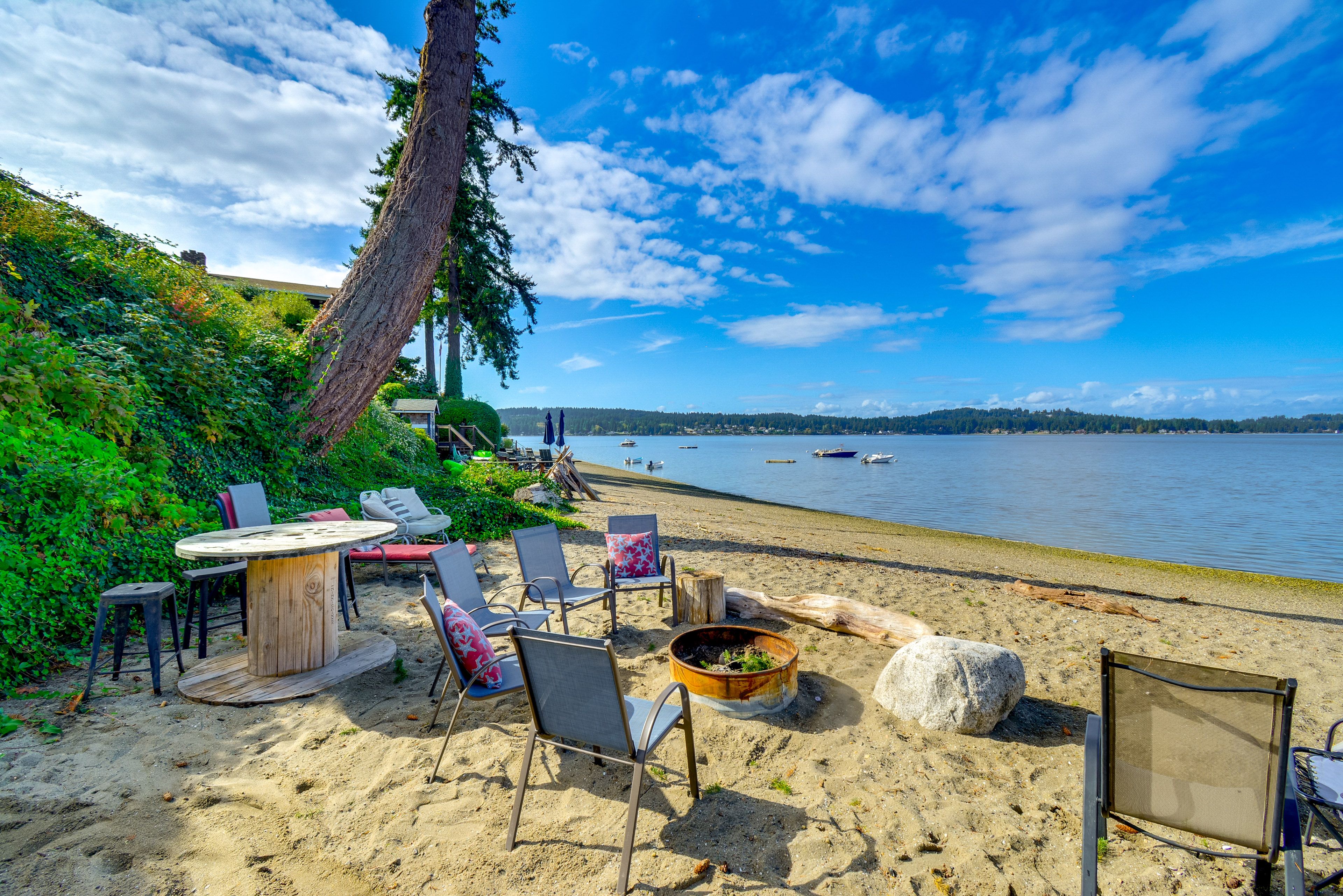 Private Beach | Kayaks & Paddle Boards Provided