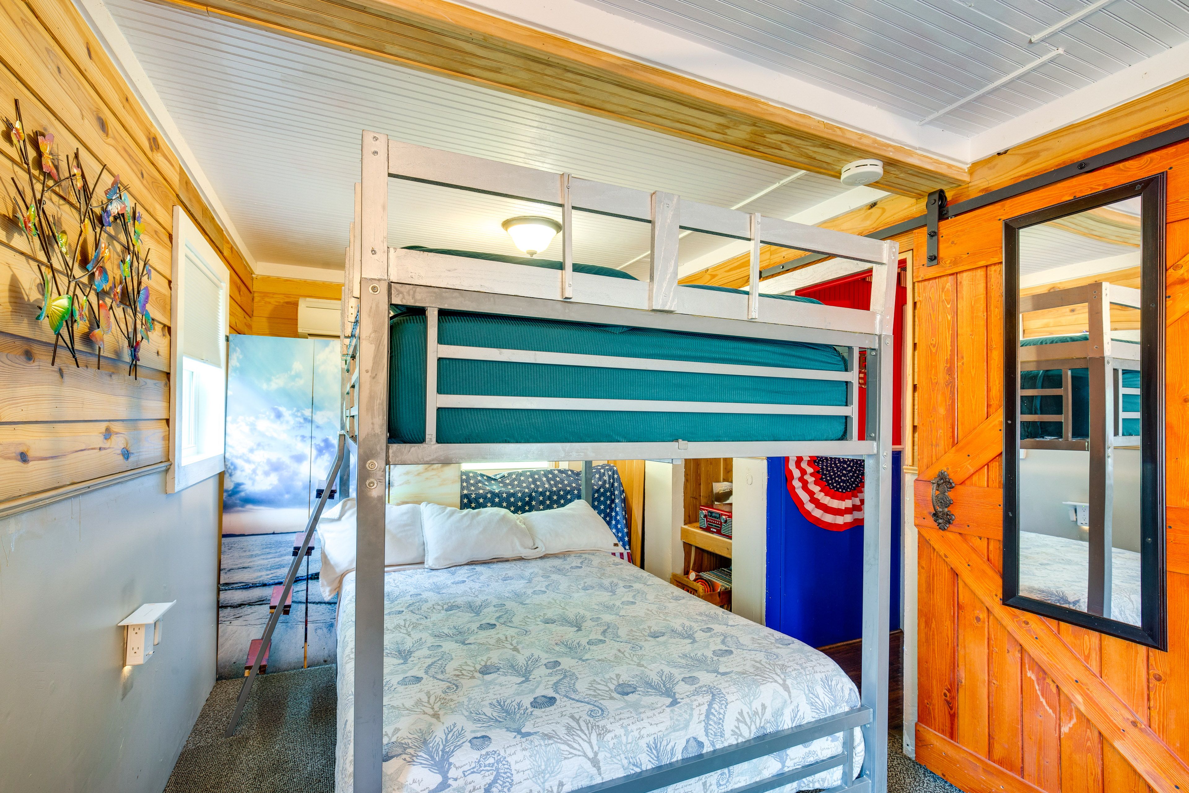 Bedroom | Full Bunk Bed