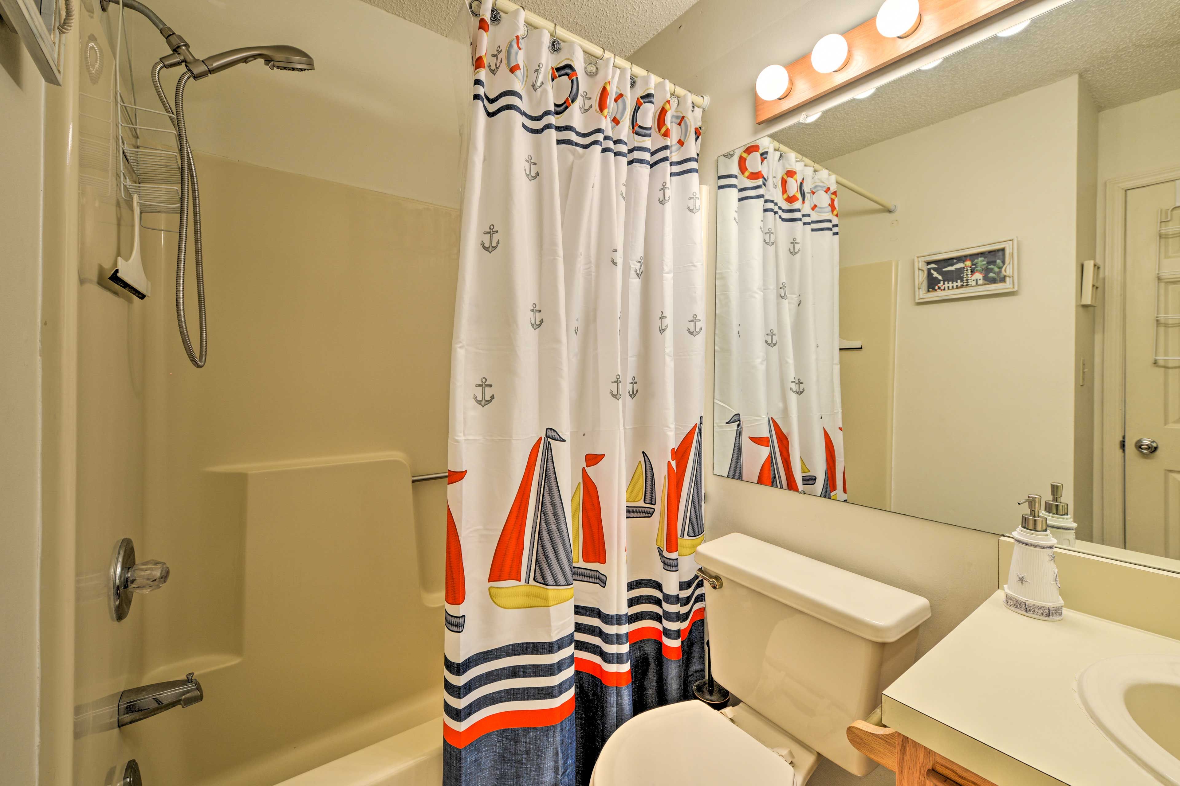 Full Bathroom | Shower/Tub Combo w/ Grab Rails