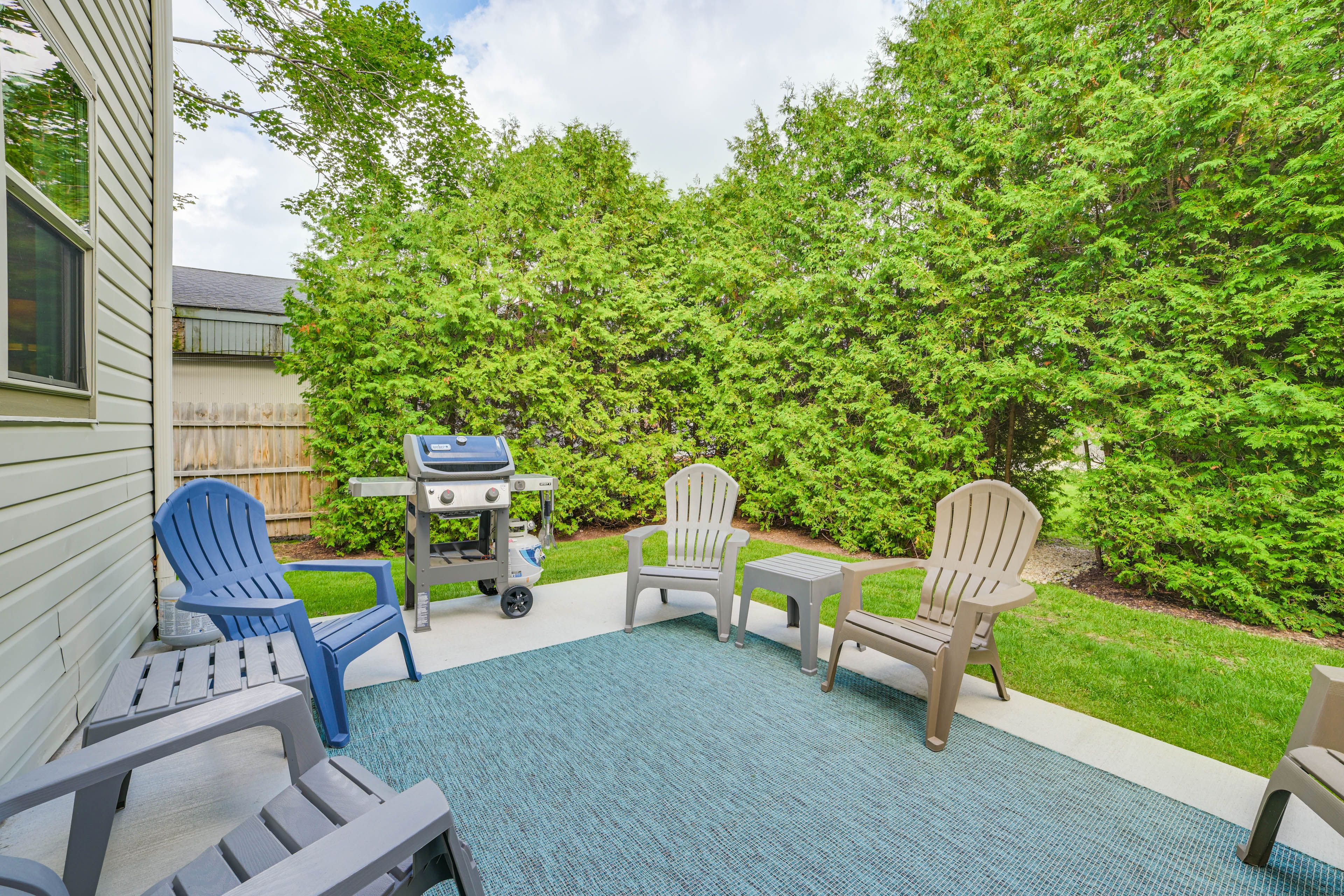 Furnished Patio | Gas Grill