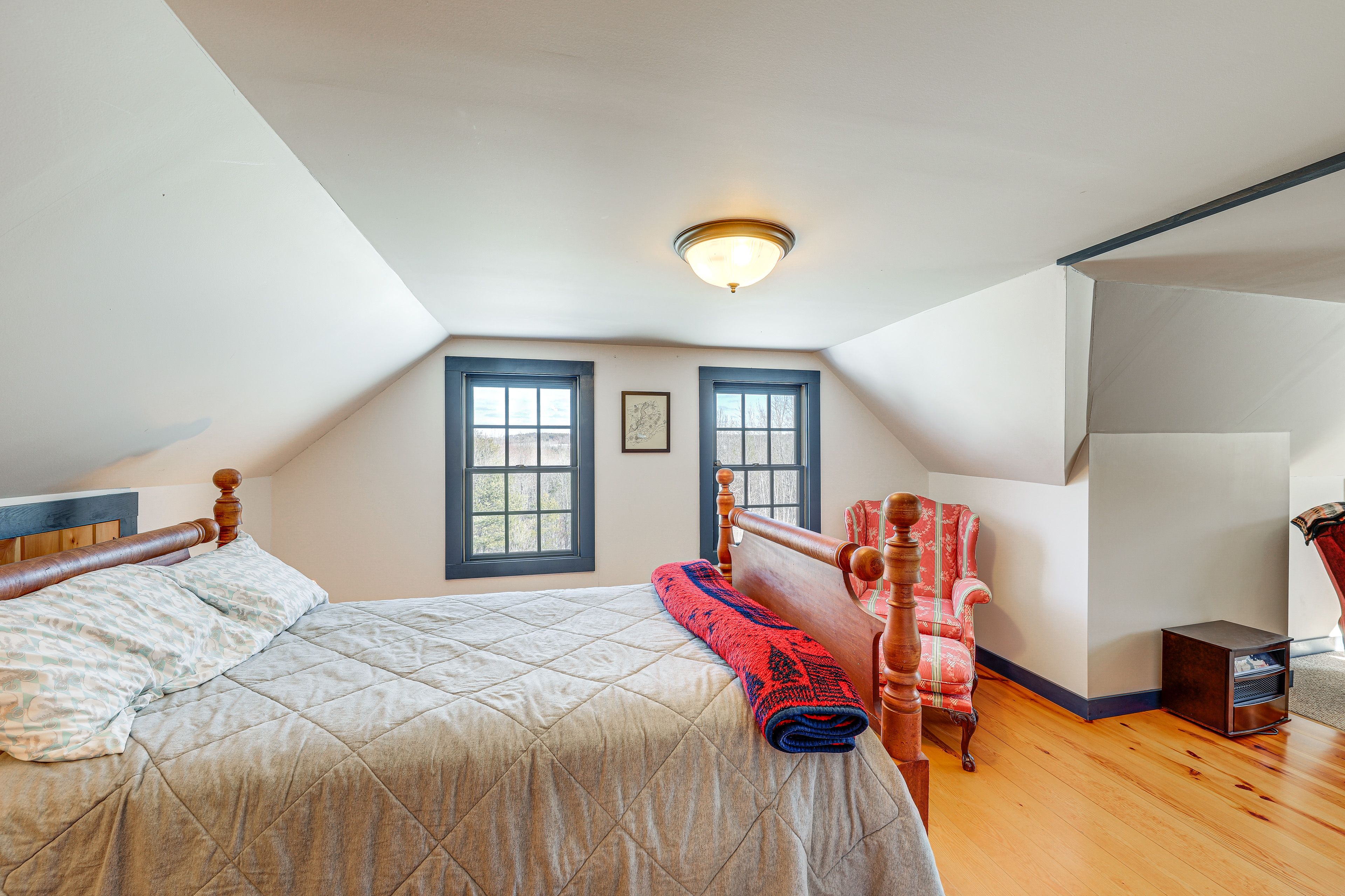 Bedroom 4 | Full Bed | Reading Nook | 2nd Floor
