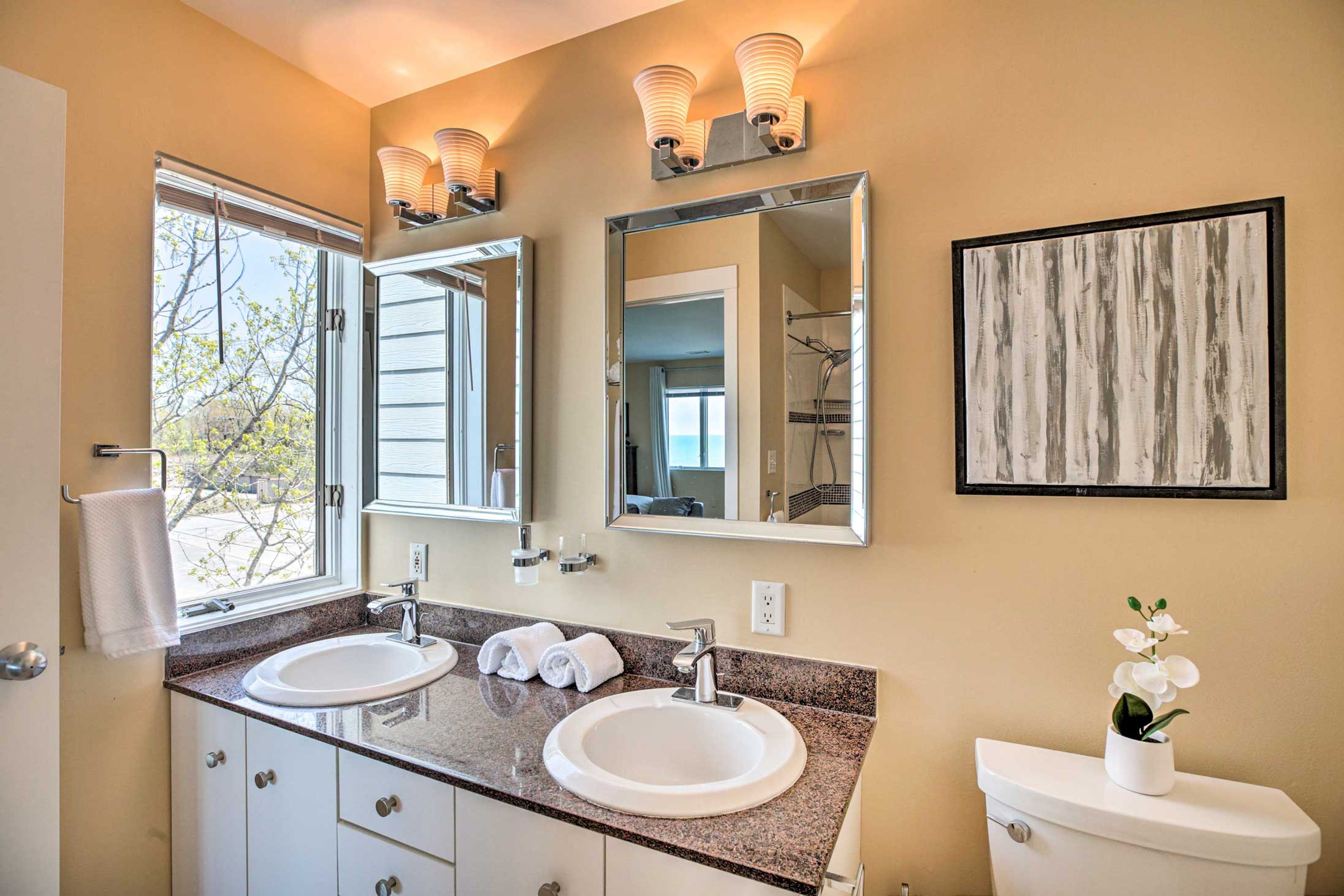 En-Suite Bathroom | Towels & Linens