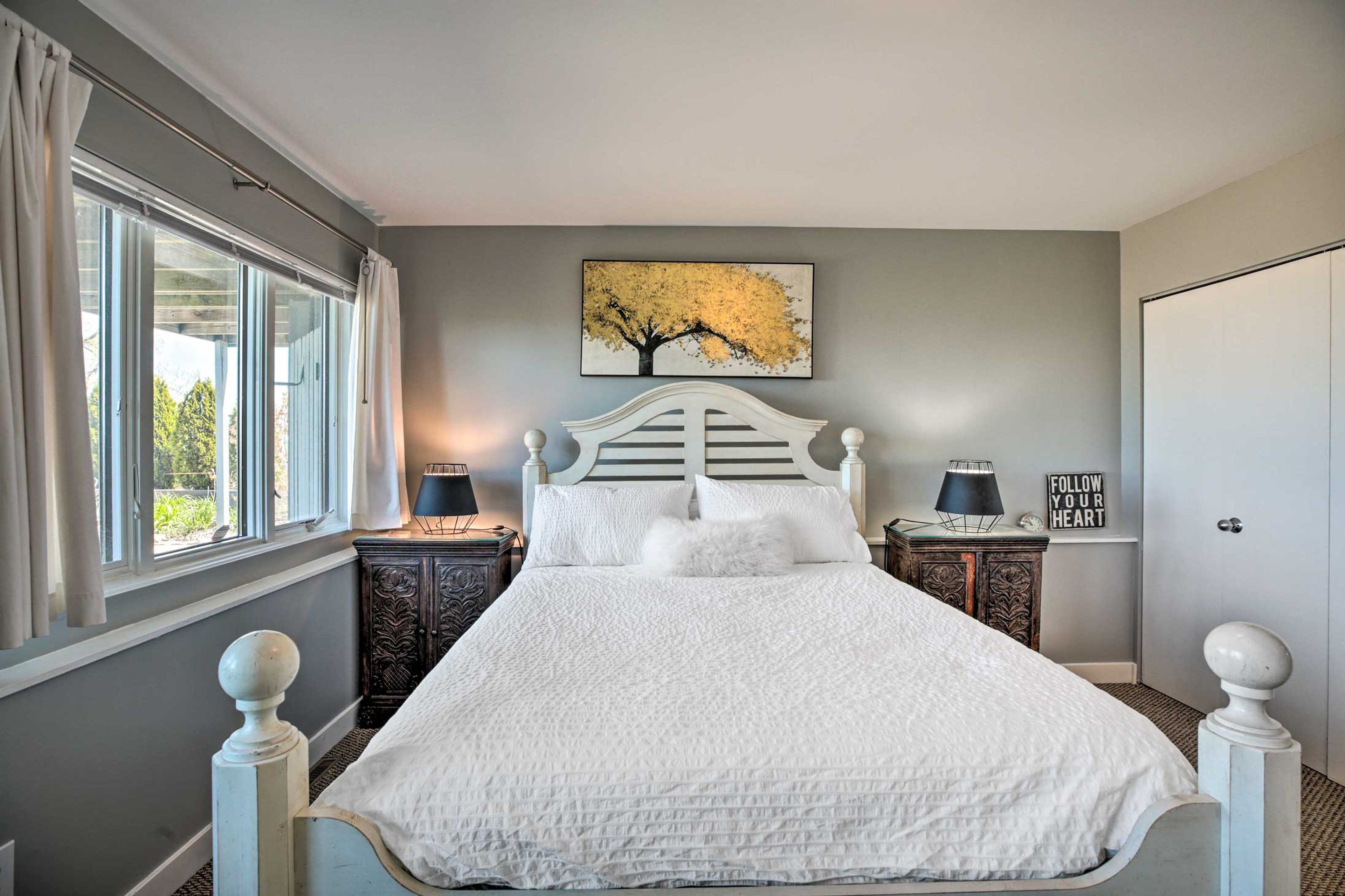 Bedroom 2 | Queen Bed | En-Suite Bathroom