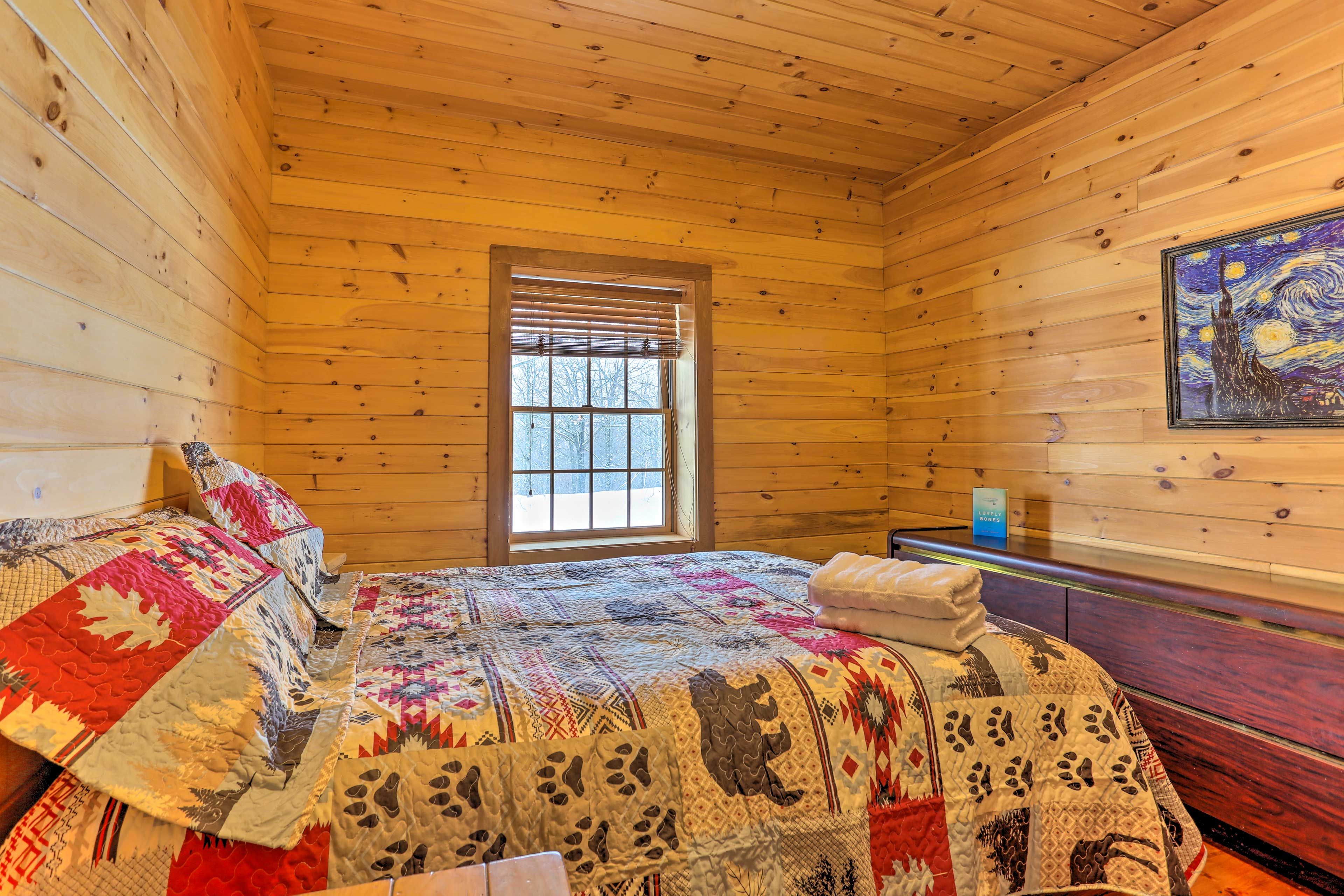 Bedroom 2 | Queen Bed | Ground Floor