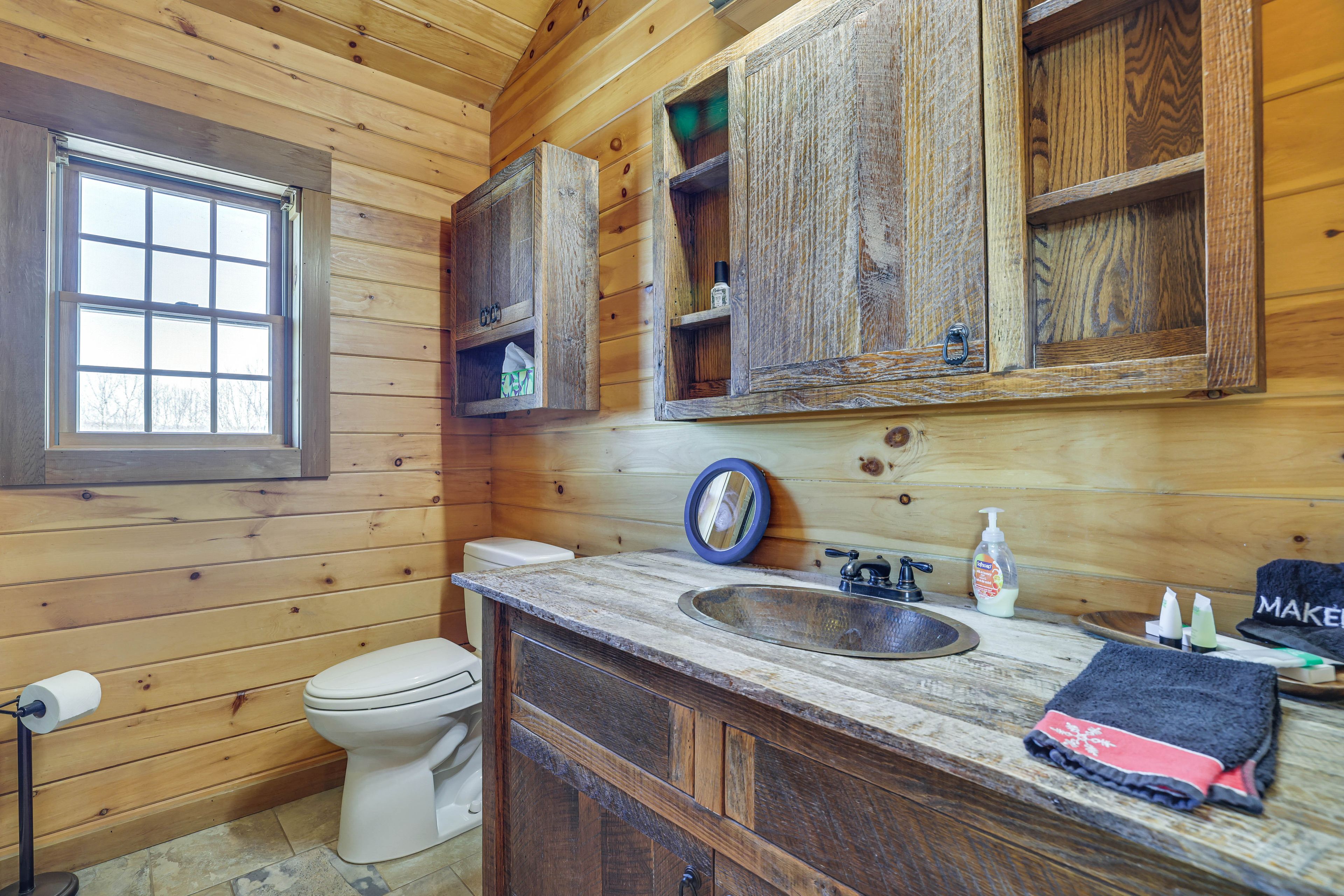 Full Bathroom | Upper Level