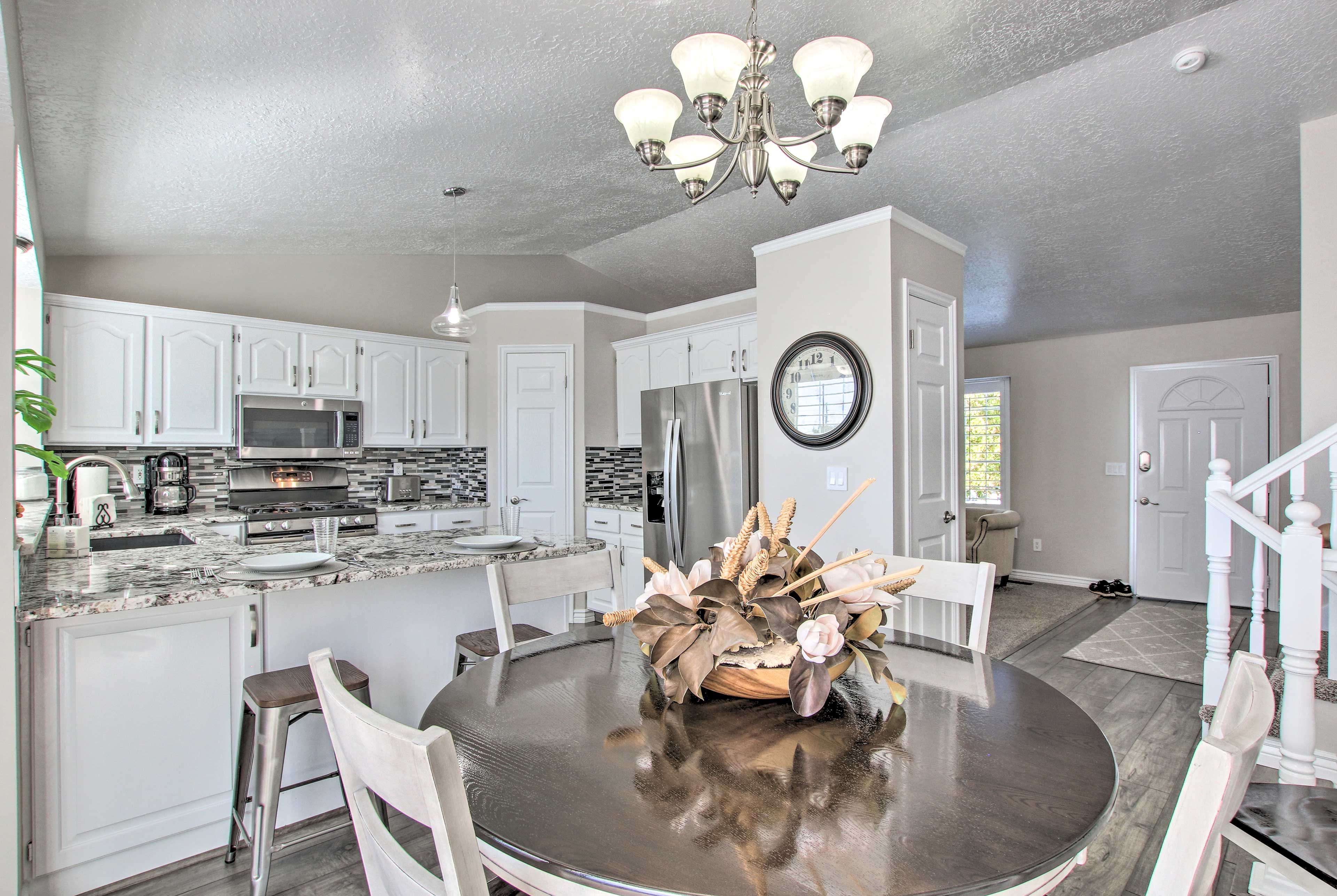 Dining Area | Dishware & Flatware