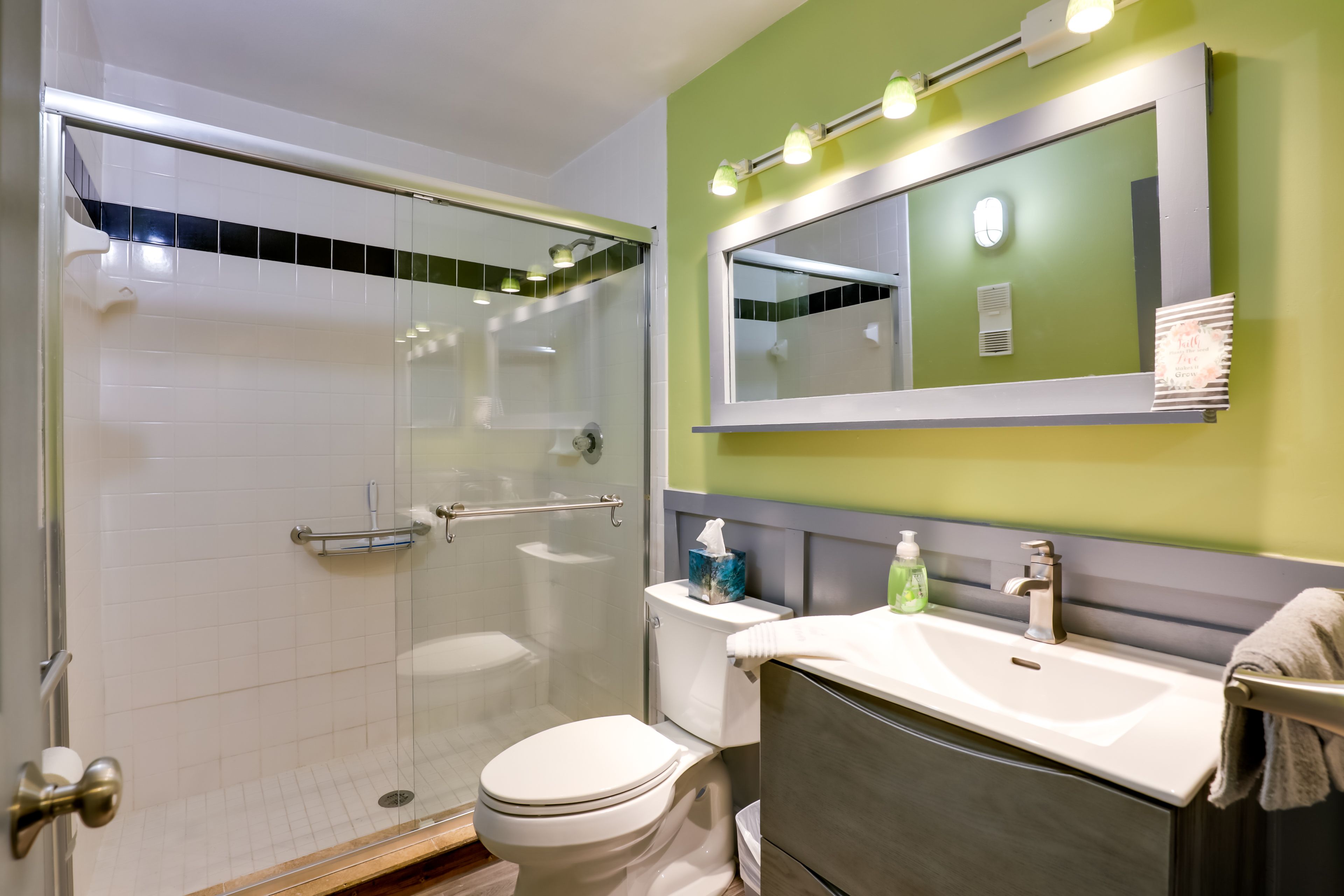 Full Bathroom | Linens & Towels
