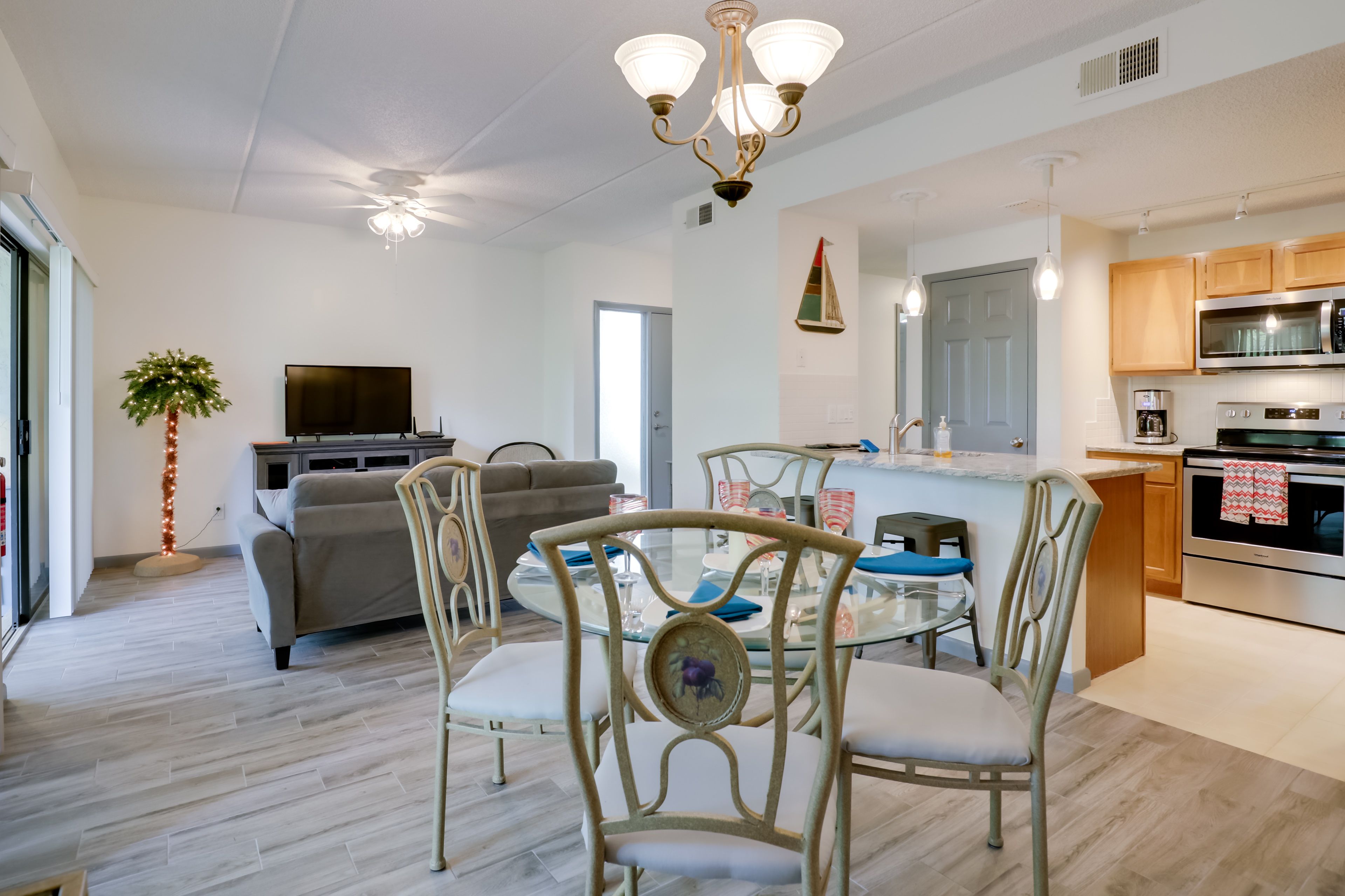 Dining Area | Dishware & Flatware