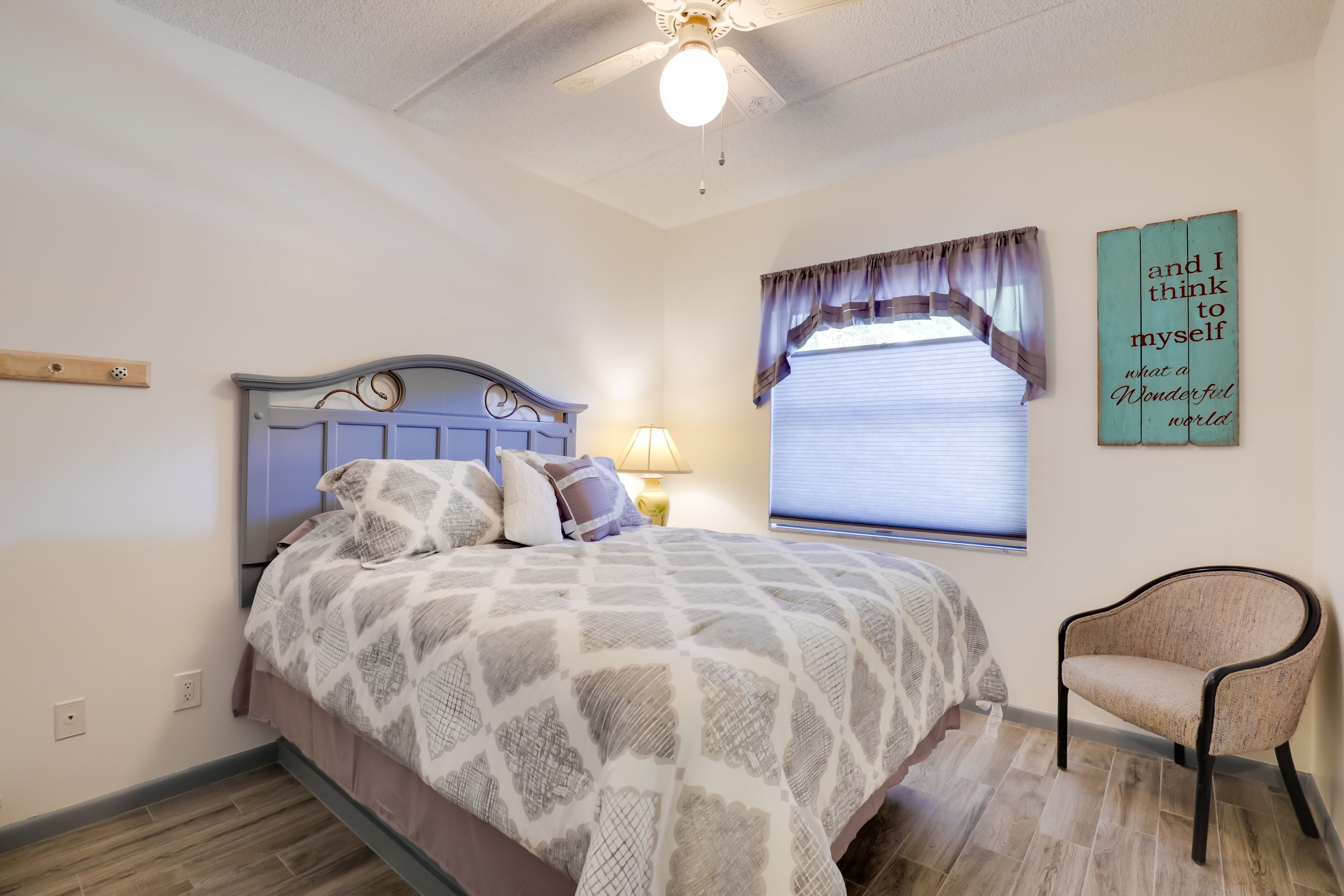 Bedroom 2 | Queen Bed