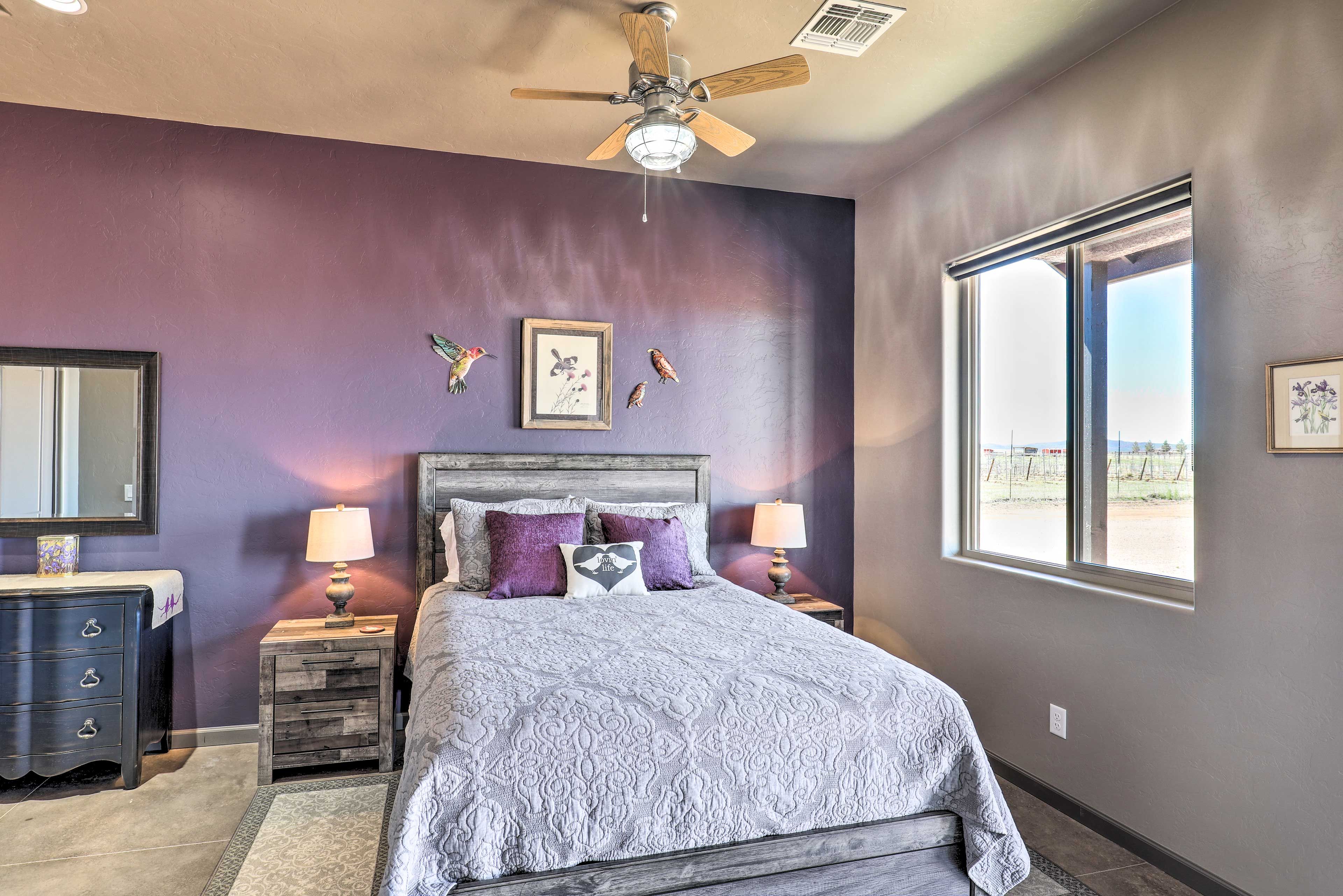 Bedroom | Queen Bed