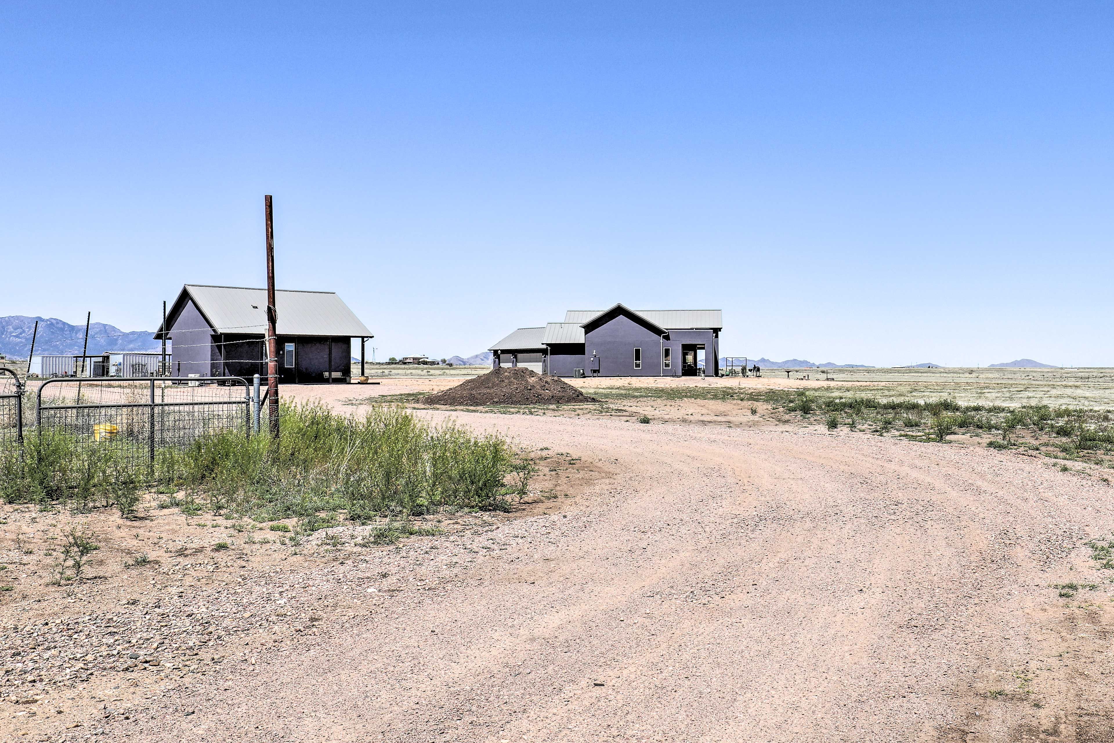 Driveway | Parking for 5 Vehicles