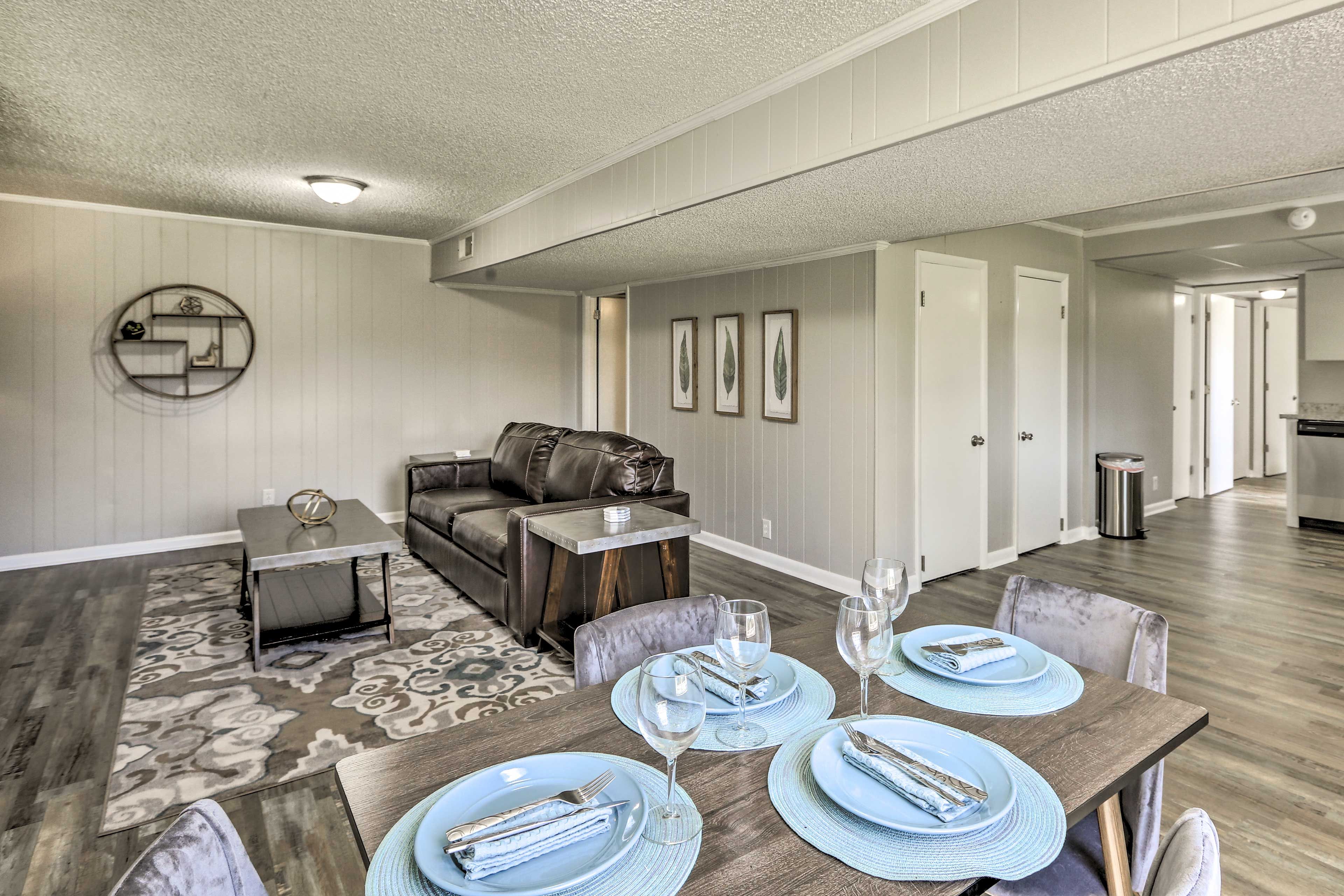 Spend days in the city and nights at home in the suburbs to rest and relax.