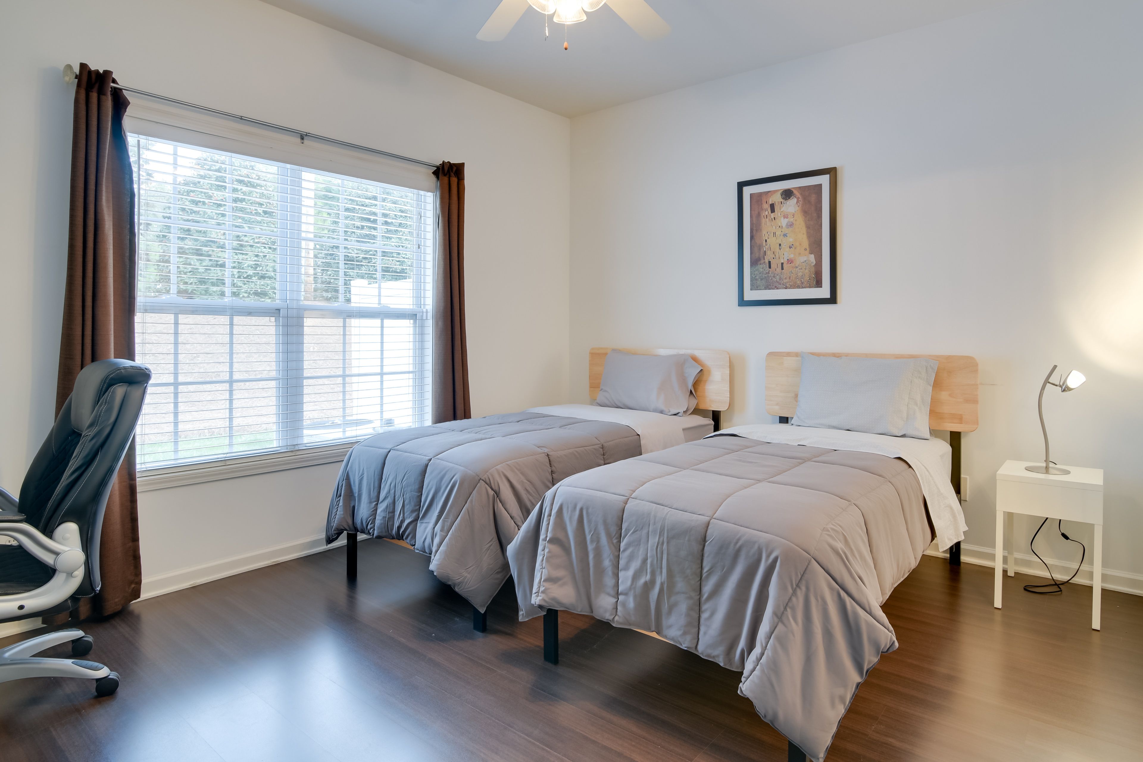 Bedroom | 2 Twin Beds