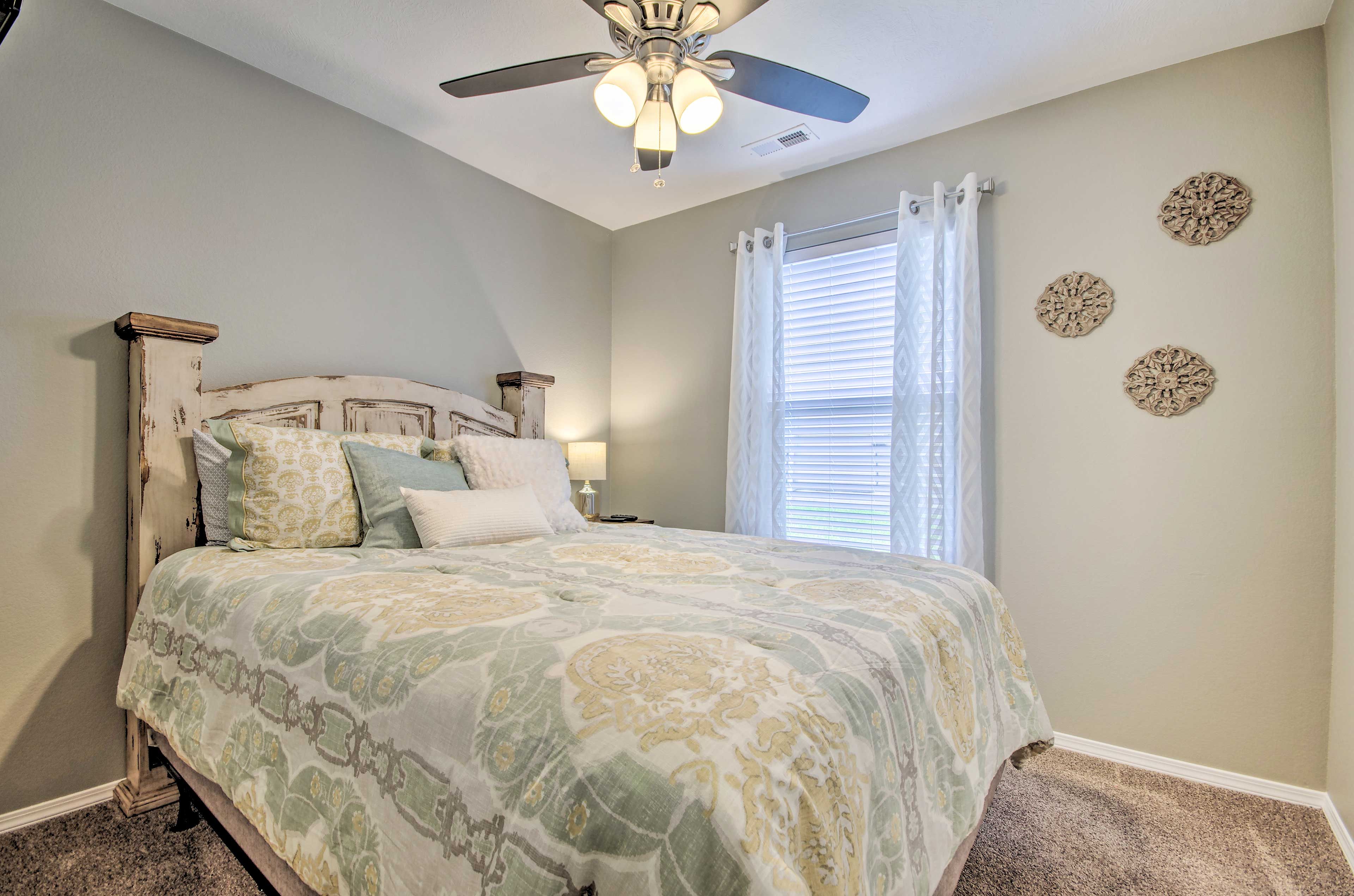 Two more guests can share this queen bed.