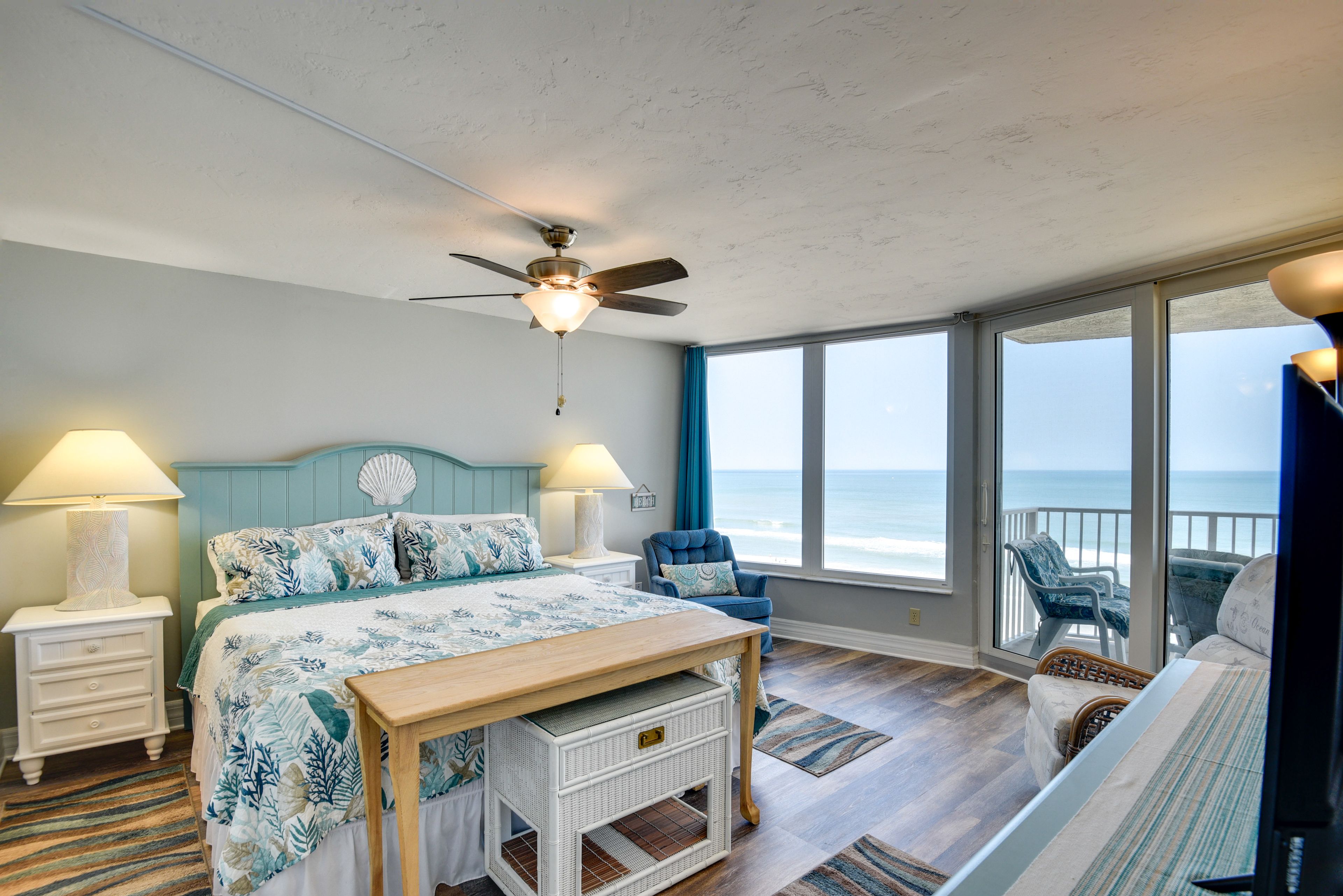 Bedroom 1 | King Bed