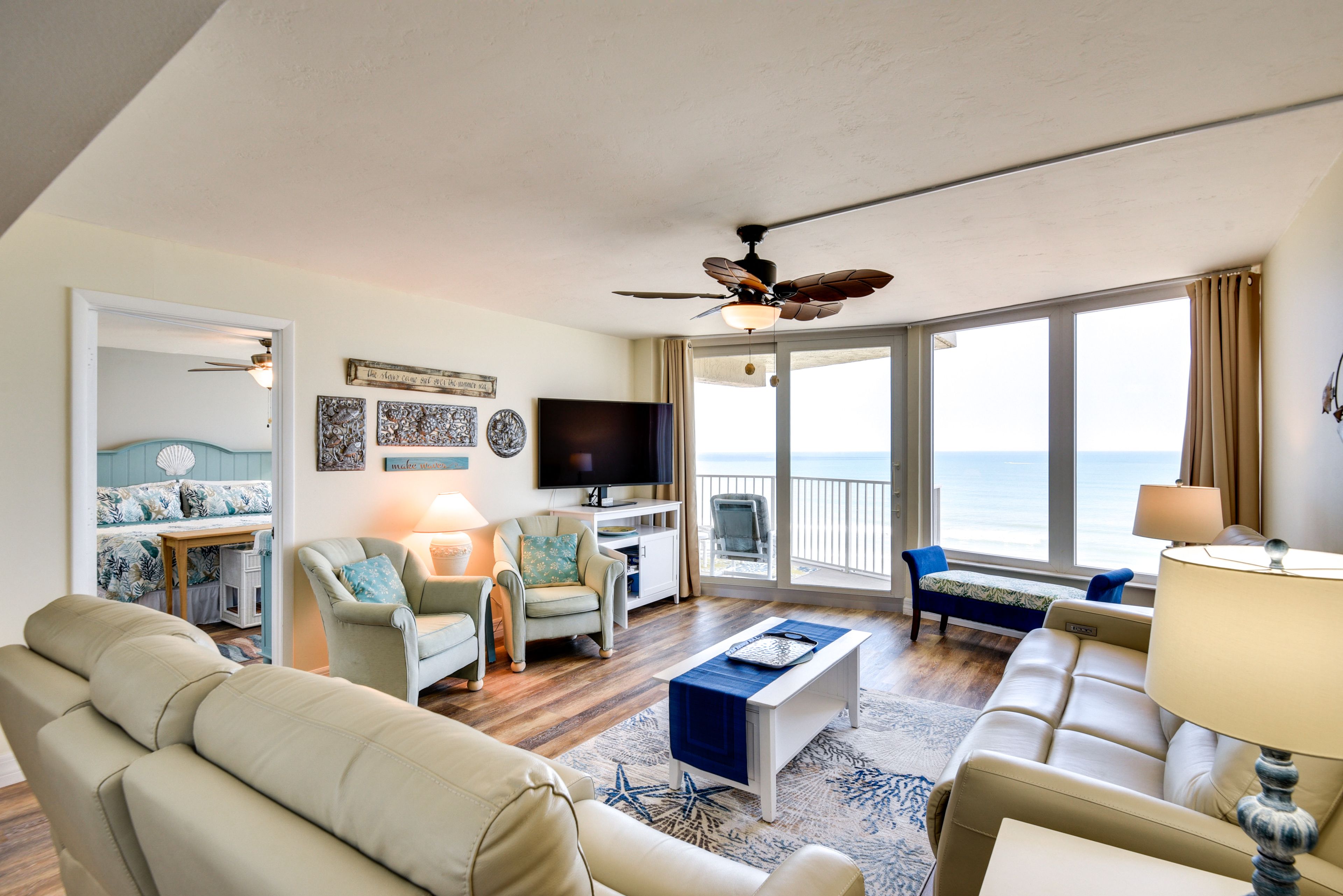 Living Room | Smart TV