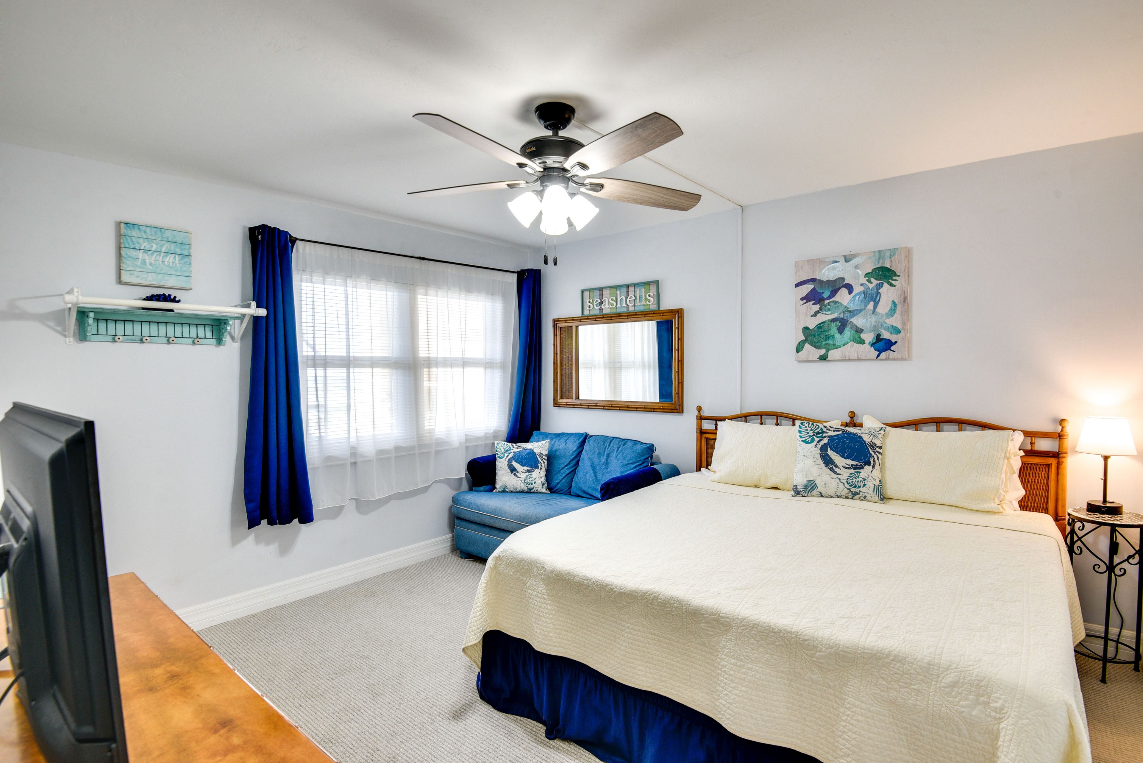 Bedroom 2 | King Bed | Twin Sleeper Sofa