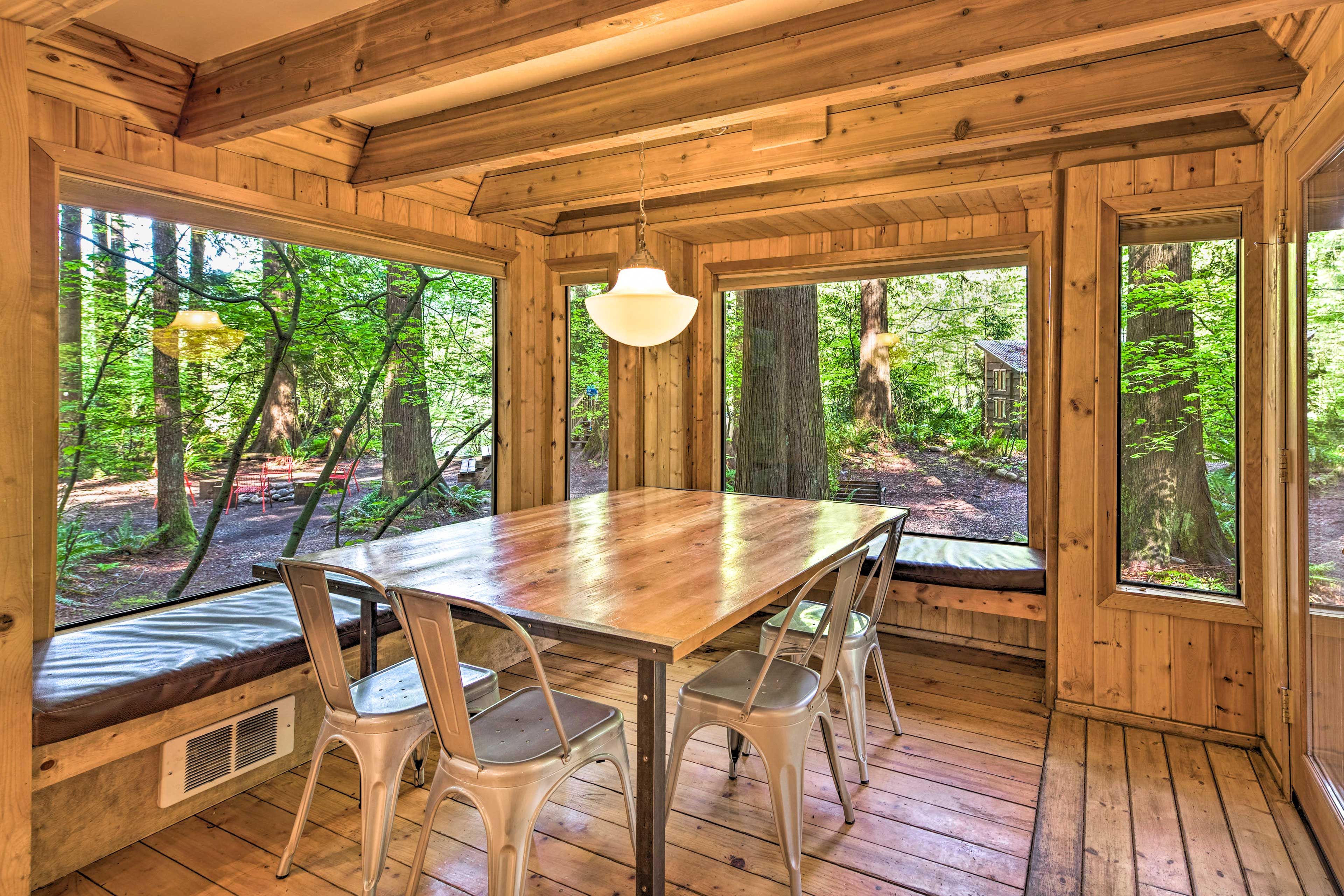 Dining Area | 1st Floor