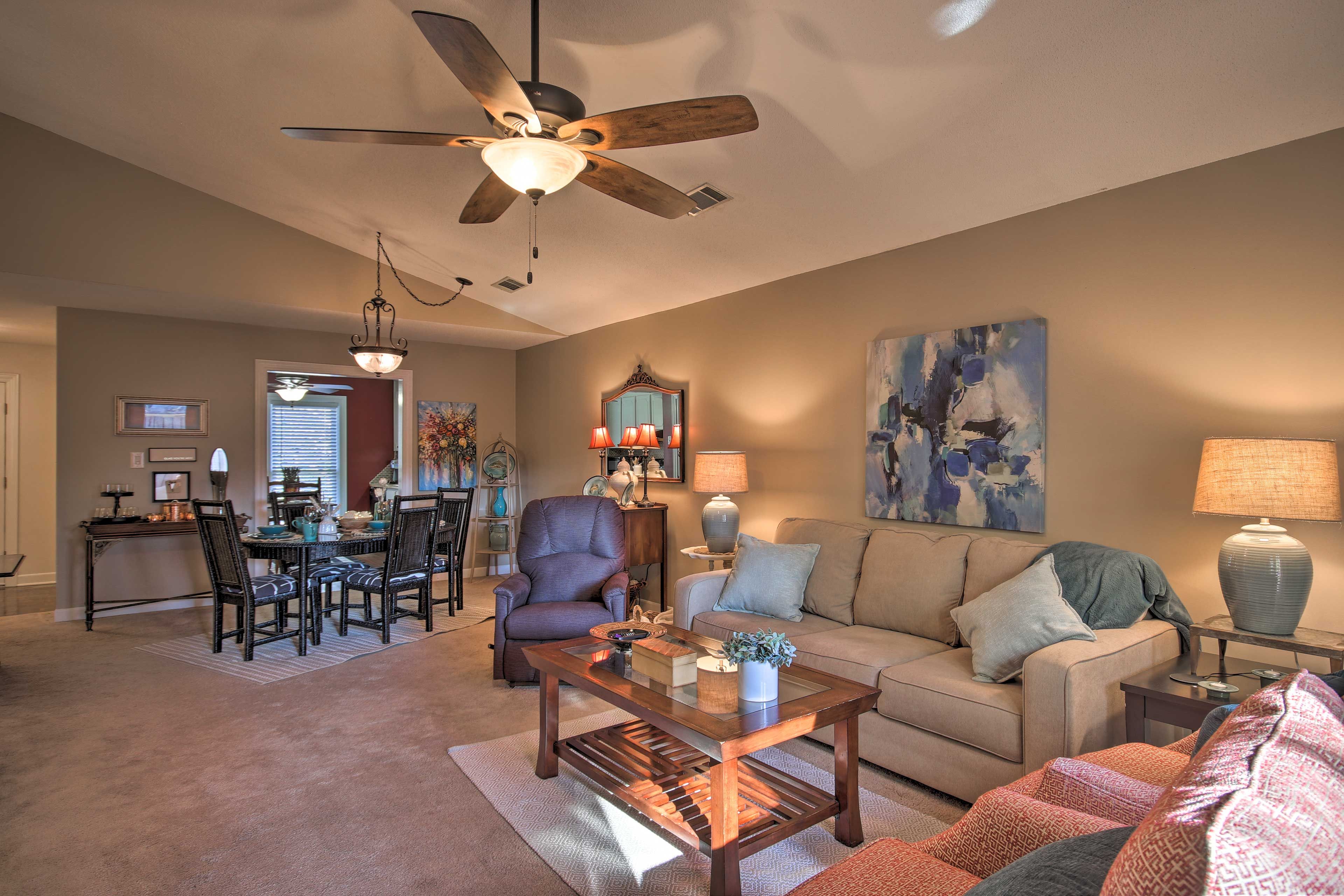 Living Room | Central Air Conditioning/Heat