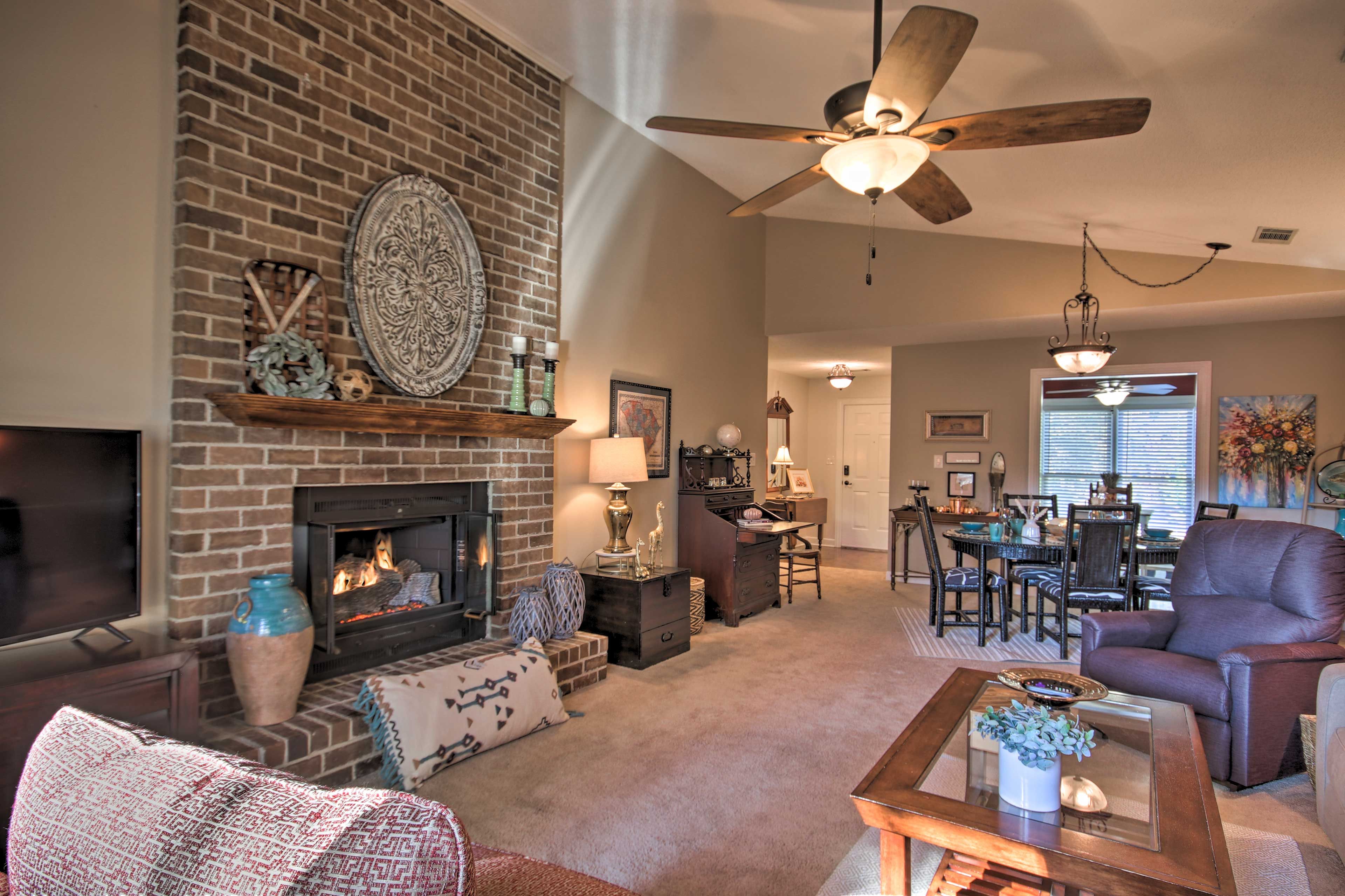 Living Room | Free WiFi | Smart TV