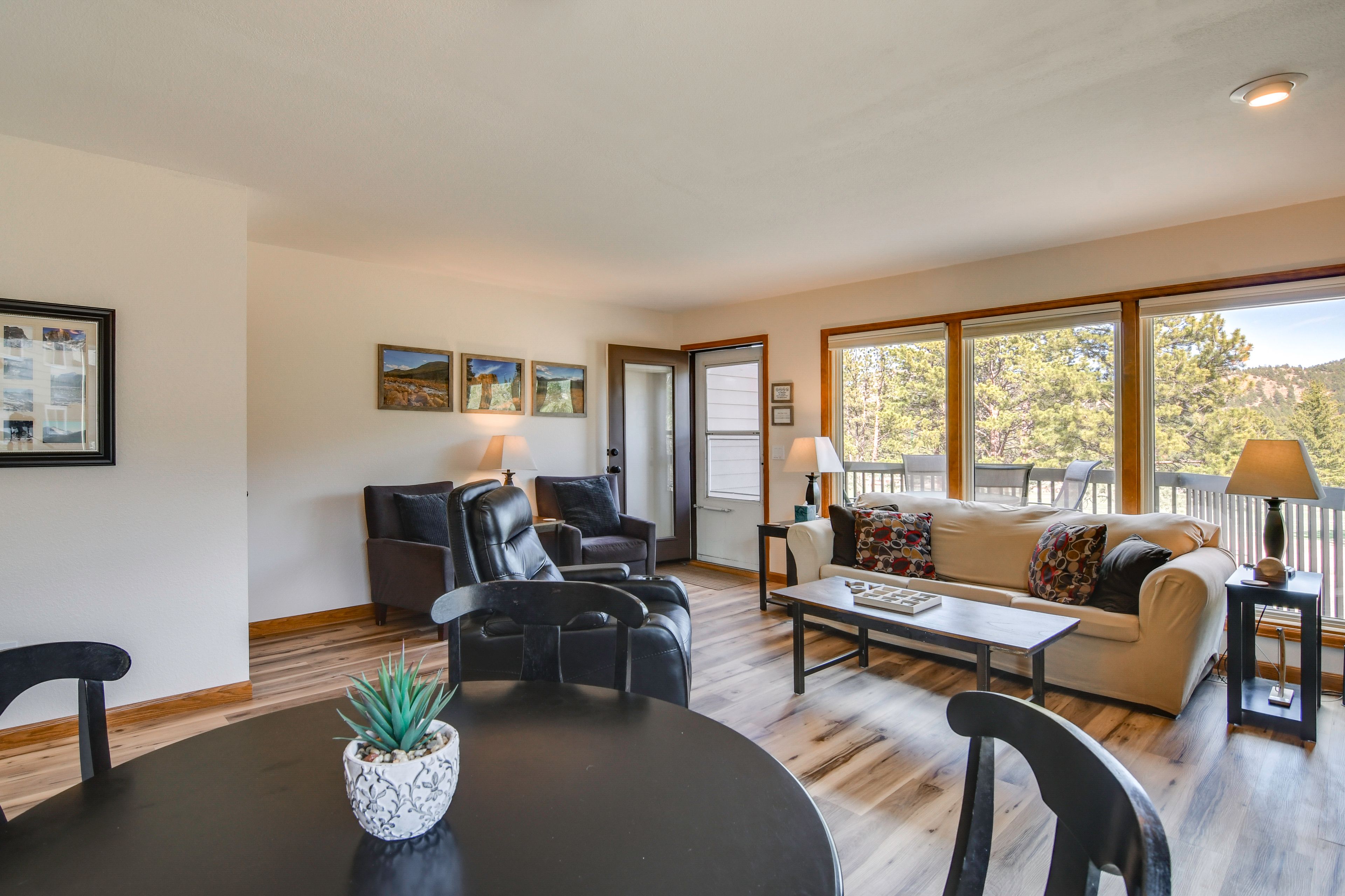 Dining Table | Dishware & Flatware Provided