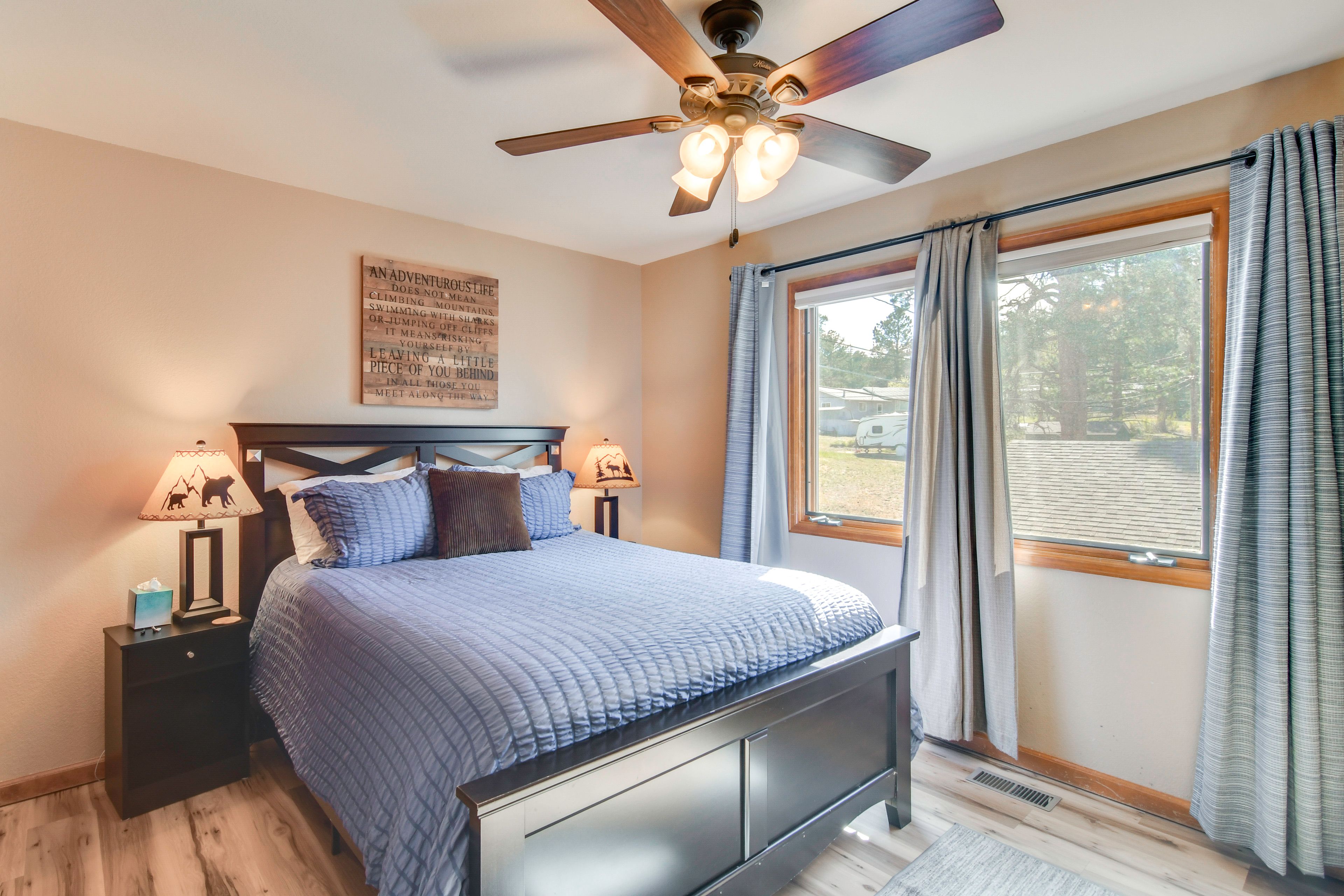 Bedroom 2 | Queen Bed