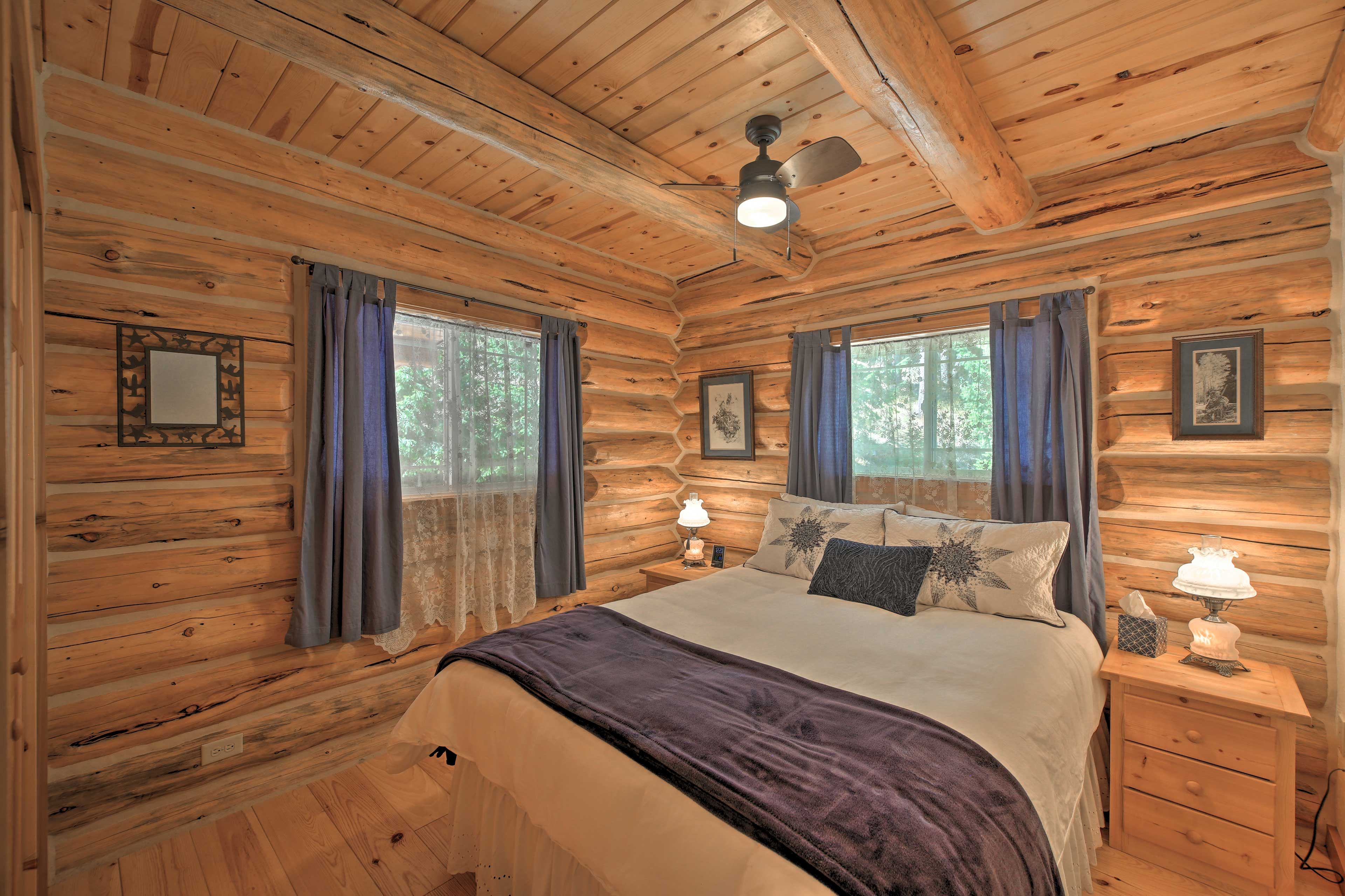 Bedroom 1 | Queen Bed | Linens Provided