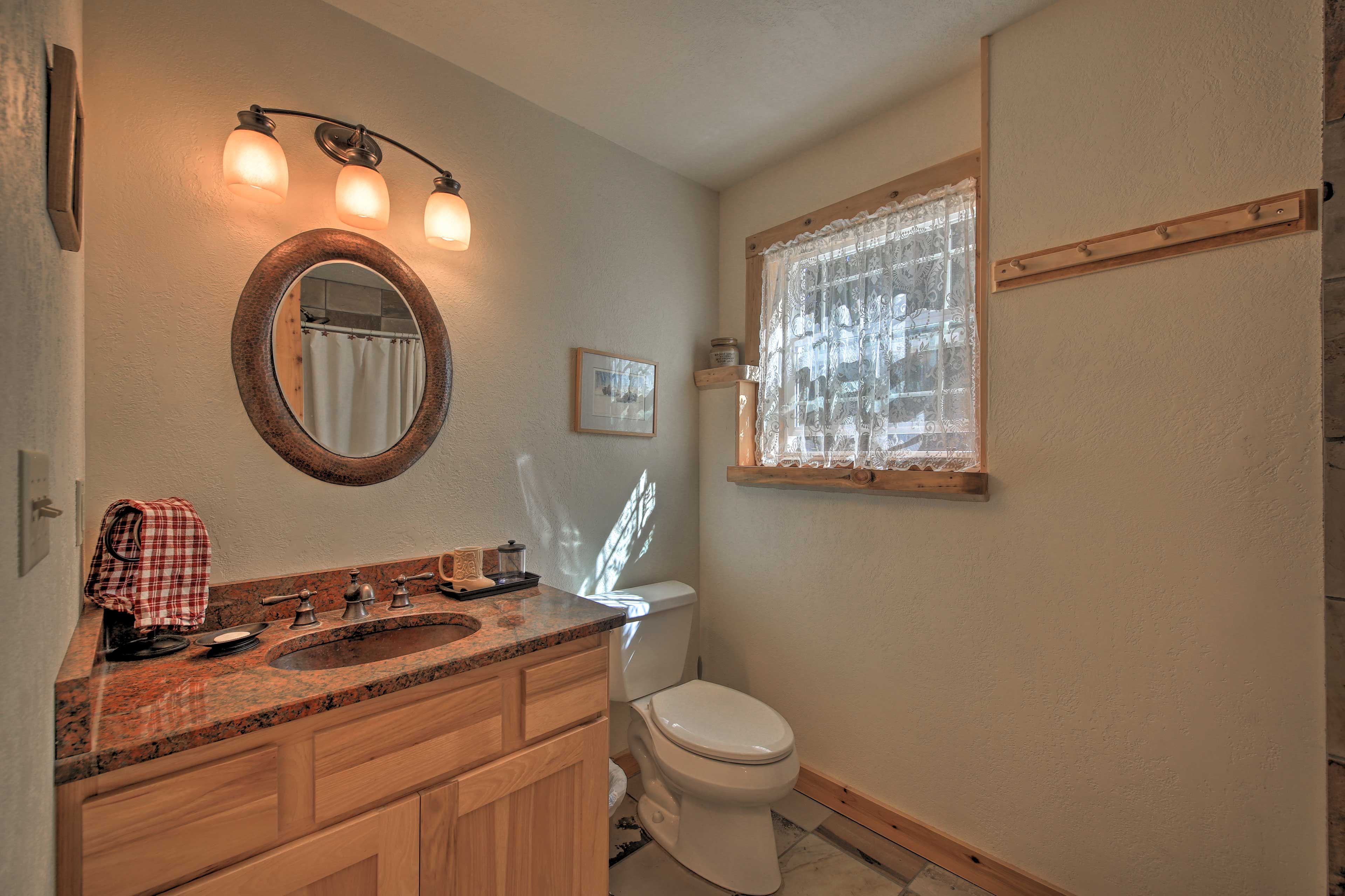 Full Bathroom | Washer & Dryer